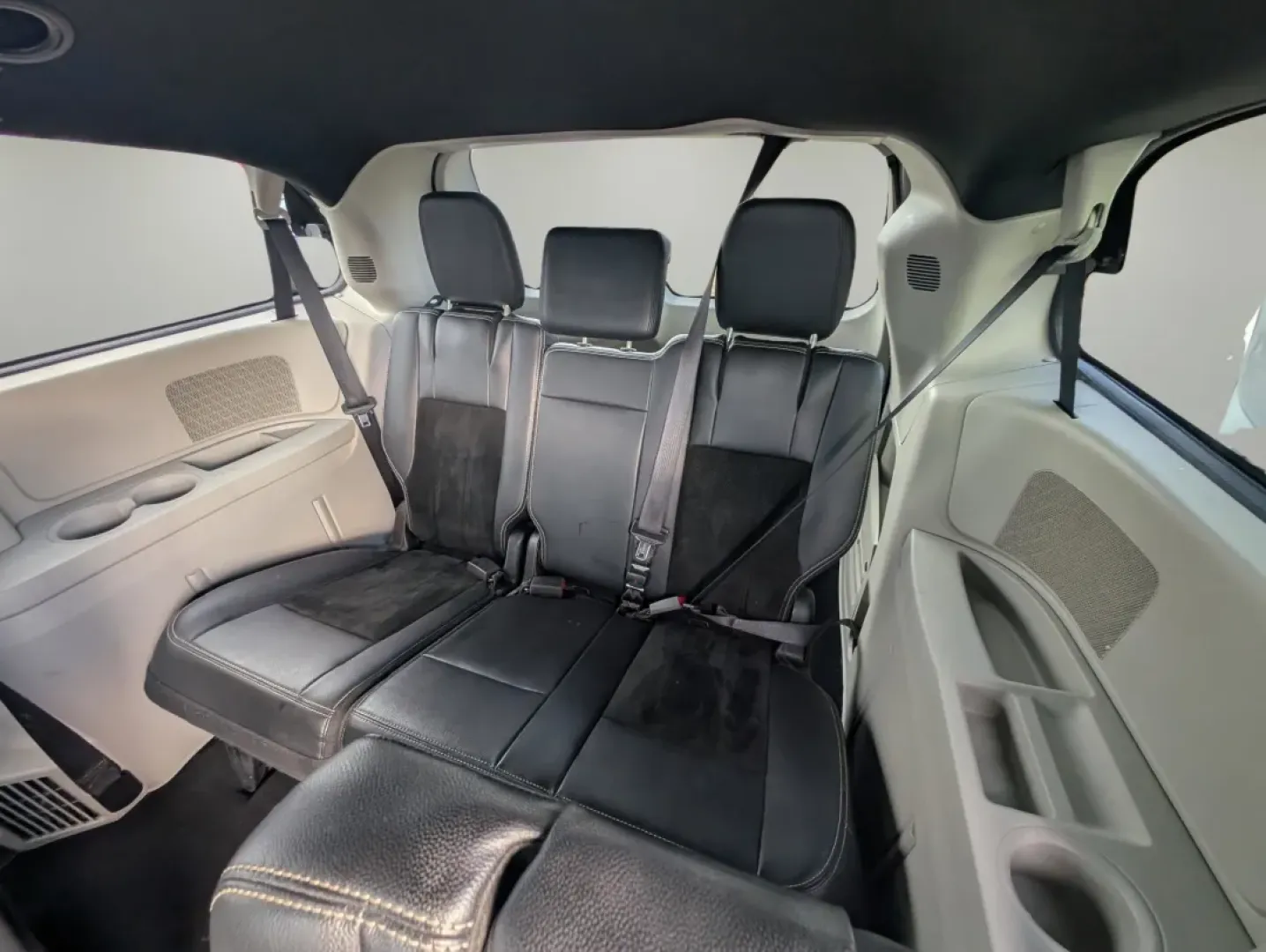 2017 /Black/Light Graystone Dodge Grand Caravan SXT (2C4RDGCG1HR) with an Other engine, located at 1430 Gateway Drive, Opelika, AL, 36801, (334) 239-0944, 32.637871, -85.409790 - ### Experience Family Adventures in the 2017 Dodge Grand Caravan SXT!<br /> <br /> Are you looking for the perfect vehicle that can comfortably accommodate your growing family or serve as your reliable daily driver? Look no further than the 2017 Dodge Grand Caravan SXT, available now at Gils Auto in - Photo#11