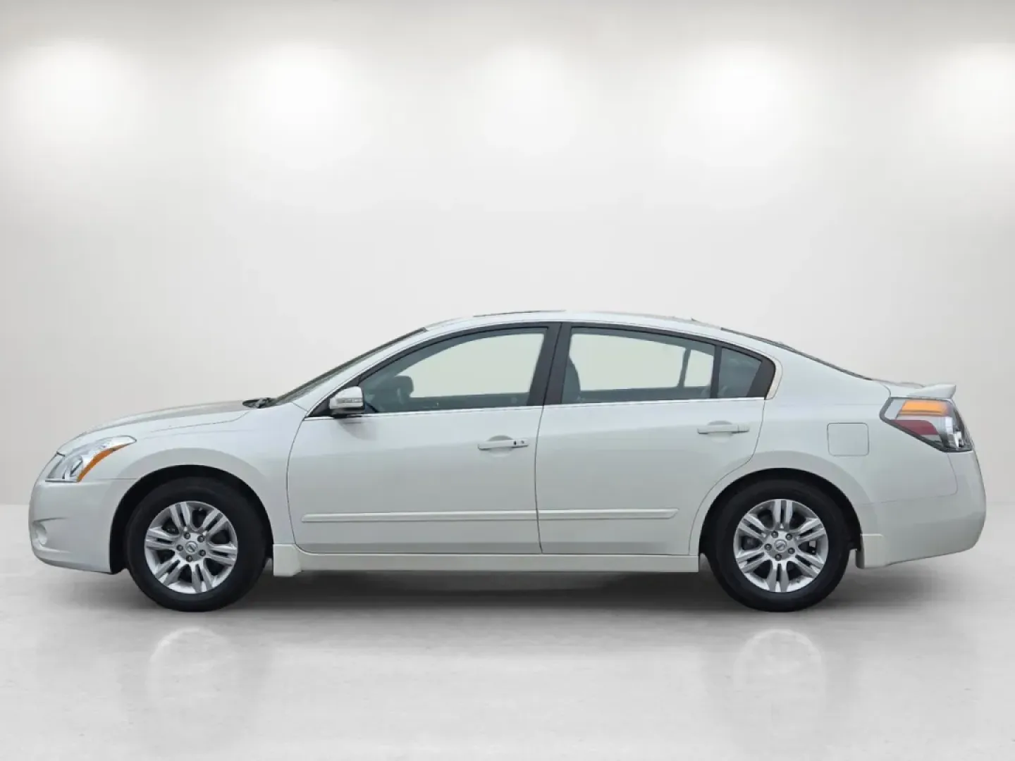 2012 /Charcoal Nissan Altima 2.5 SL (1N4AL2AP9CN) with an Other engine, located at 521 Old Farm Lane Rd, Prattville, AL, 36066, (334) 325-1505, 32.482460, -86.416367 - Discover the perfect sedan for your daily commutes and weekend getaways with this pristine 2012 Nissan Altima 2.5 SL, now available at Gils Auto in Prattville, AL. If you're looking for a reliable vehicle that combines comfort, style, and efficiency, this is the car for you. Whether you're a busy pr - Photo#8