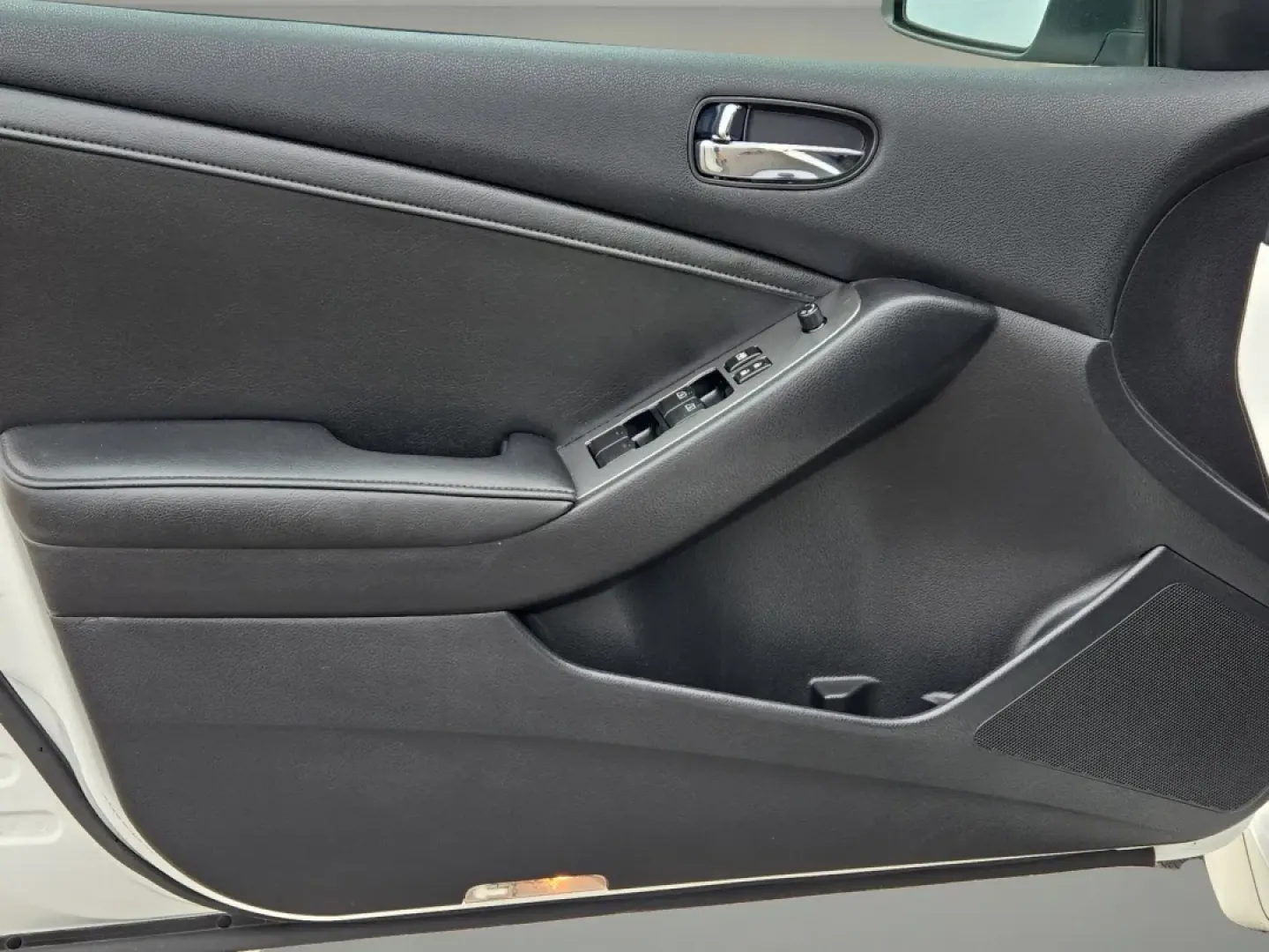 2012 /Charcoal Nissan Altima 2.5 SL (1N4AL2AP9CN) with an Other engine, located at 521 Old Farm Lane Rd, Prattville, AL, 36066, (334) 325-1505, 32.482460, -86.416367 - Discover the perfect sedan for your daily commutes and weekend getaways with this pristine 2012 Nissan Altima 2.5 SL, now available at Gils Auto in Prattville, AL. If you're looking for a reliable vehicle that combines comfort, style, and efficiency, this is the car for you. Whether you're a busy pr - Photo#9