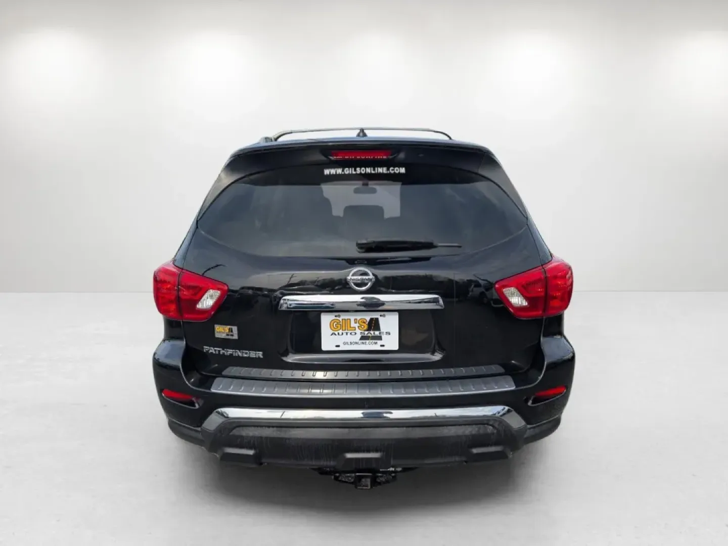 2017 /Charcoal Nissan Pathfinder S (5N1DR2MN8HC) with an Other engine, located at 3959 U.S. 80 W, Phenix City, AL, 36870, (334) 297-4885, 32.469296, -85.135185 - Experience the perfect blend of family-friendly versatility and modern technology with our 2017 Nissan Pathfinder S, available now at Gils Auto in Phenix City, AL. This stylish SUV, finished in a sleek Magnetic Black Metallic exterior, is designed for those who value comfort, space, and reliability. - Photo#5