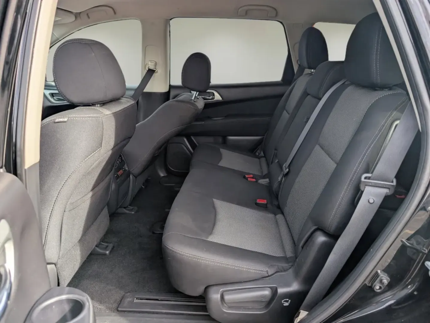 2017 /Charcoal Nissan Pathfinder S (5N1DR2MN8HC) with an Other engine, located at 3959 U.S. 80 W, Phenix City, AL, 36870, (334) 297-4885, 32.469296, -85.135185 - Experience the perfect blend of family-friendly versatility and modern technology with our 2017 Nissan Pathfinder S, available now at Gils Auto in Phenix City, AL. This stylish SUV, finished in a sleek Magnetic Black Metallic exterior, is designed for those who value comfort, space, and reliability. - Photo#10