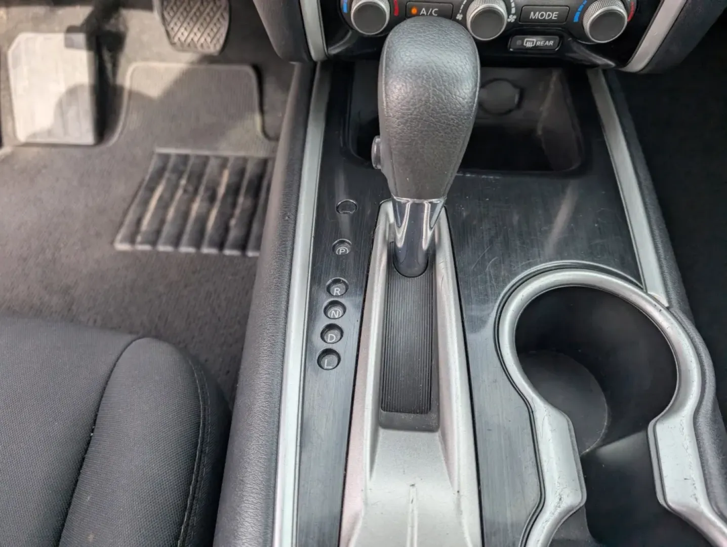 2017 /Charcoal Nissan Pathfinder S (5N1DR2MN8HC) with an Other engine, located at 3959 U.S. 80 W, Phenix City, AL, 36870, (334) 297-4885, 32.469296, -85.135185 - Experience the perfect blend of family-friendly versatility and modern technology with our 2017 Nissan Pathfinder S, available now at Gils Auto in Phenix City, AL. This stylish SUV, finished in a sleek Magnetic Black Metallic exterior, is designed for those who value comfort, space, and reliability. - Photo#14