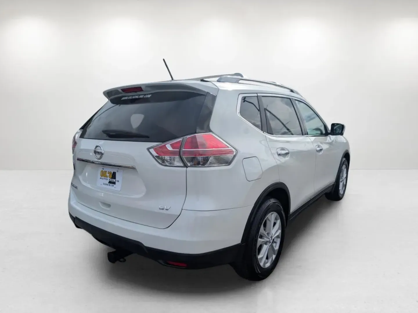 2015 /Charcoal Nissan Rogue SV (5N1AT2MT6FC) with an Other engine, located at 7000 Northlake Connector, Columbus, GA, 31904, (706) 987-8085, 32.524975, -84.978134 - **Discover Your Next Adventure with the 2015 Nissan Rogue SV at Gils Auto - Phenix City!**<br /> <br /> Are you ready to elevate your driving experience? The 2015 Nissan Rogue SV is not just a vehicle; it's your partner for adventure. Whether you're a growing family in need of a spacious SUV or a da - Photo#4