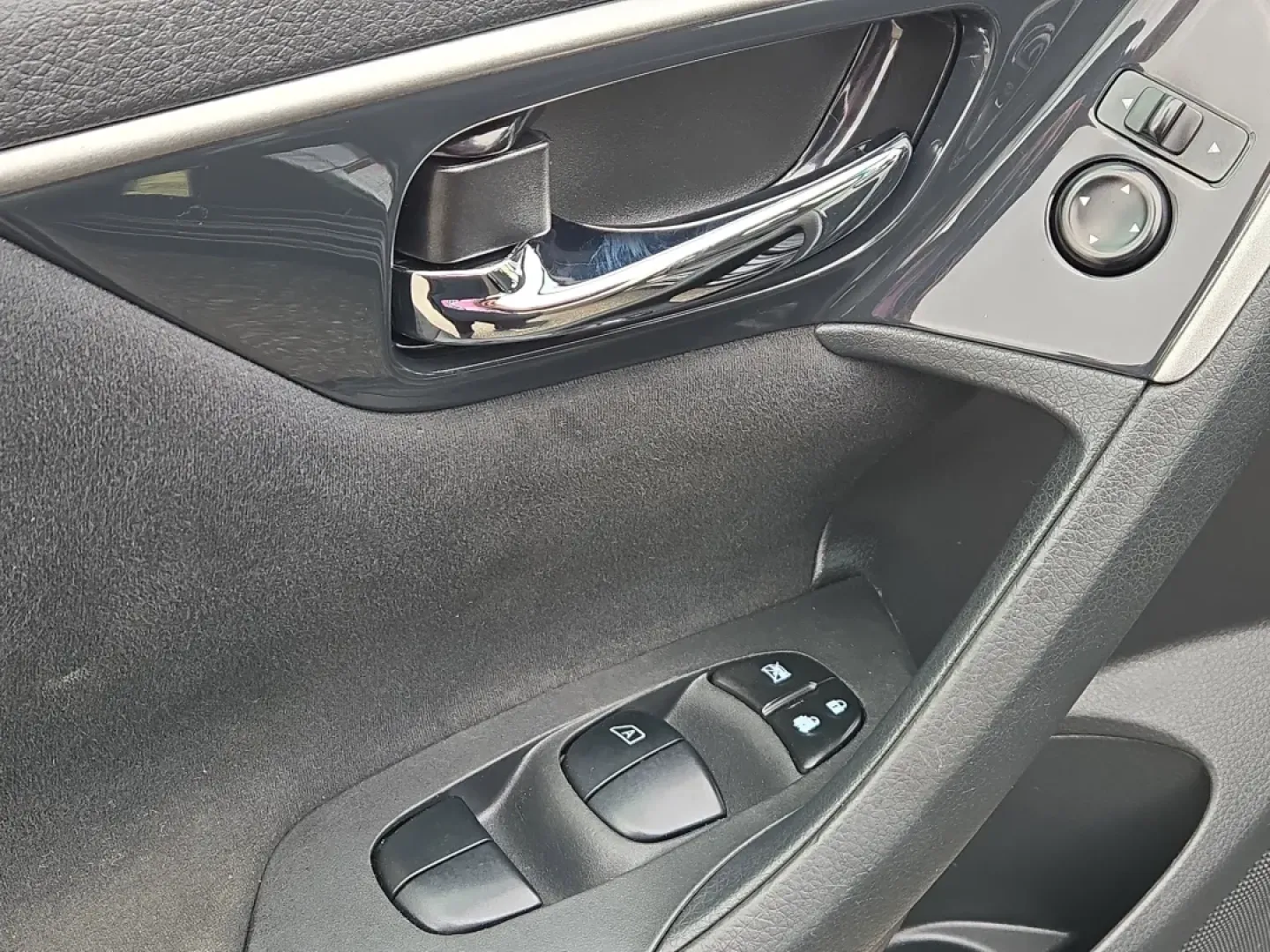 2014 /Charcoal Nissan Altima 2.5 S (1N4AL3AP6EC) with an Other engine, located at 521 Old Farm Lane Rd, Prattville, AL, 36066, (334) 325-1505, 32.482460, -86.416367 - Looking for a reliable sedan that offers both style and functionality? Look no further than this stunning 2014 Nissan Altima, available now at Gils Auto in Prattville, AL! Perfect for daily commutes, family outings, and even budget-conscious buyers, this vehicle combines efficiency and comfort in on - Photo#9