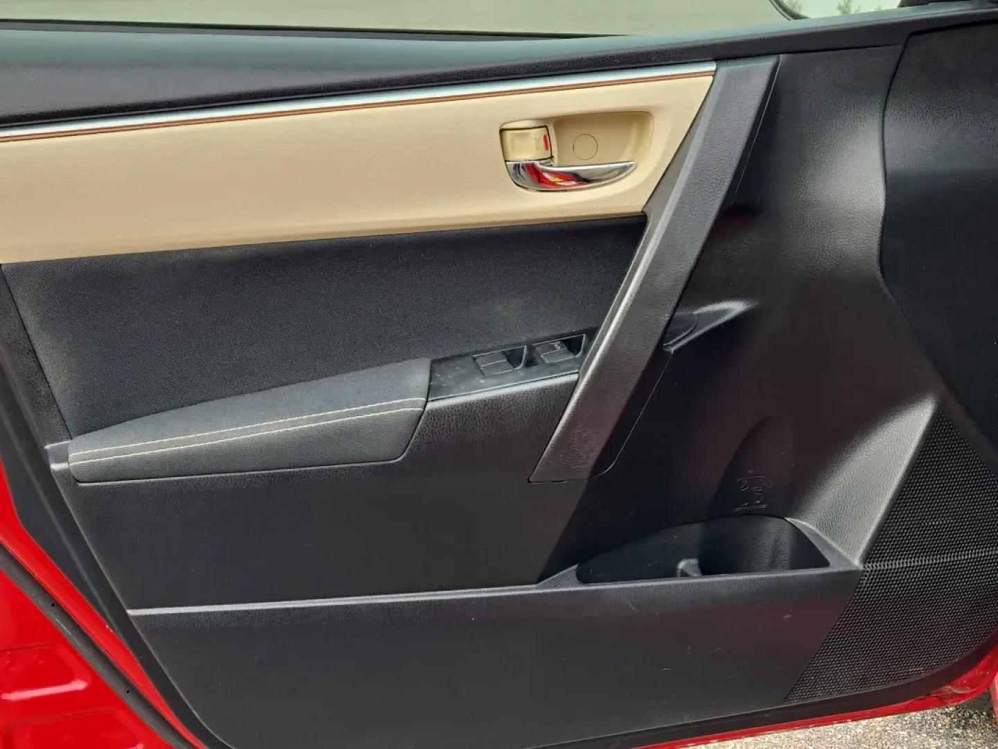 2015 Toyota Corolla (5YFBURHE5FP) with an Other engine, located at 521 Old Farm Lane Rd, Prattville, AL, 36066, (334) 325-1505, 32.482460, -86.416367 - Ready to elevate your daily drive? Look no further than this stunning 2015 Toyota Corolla, available now at Gils Auto in Prattville, AL. With its sleek red exterior and reliable performance, this sedan is not just a vehicle; it's a lifestyle choice for those who appreciate reliability, efficiency, a - Photo#9