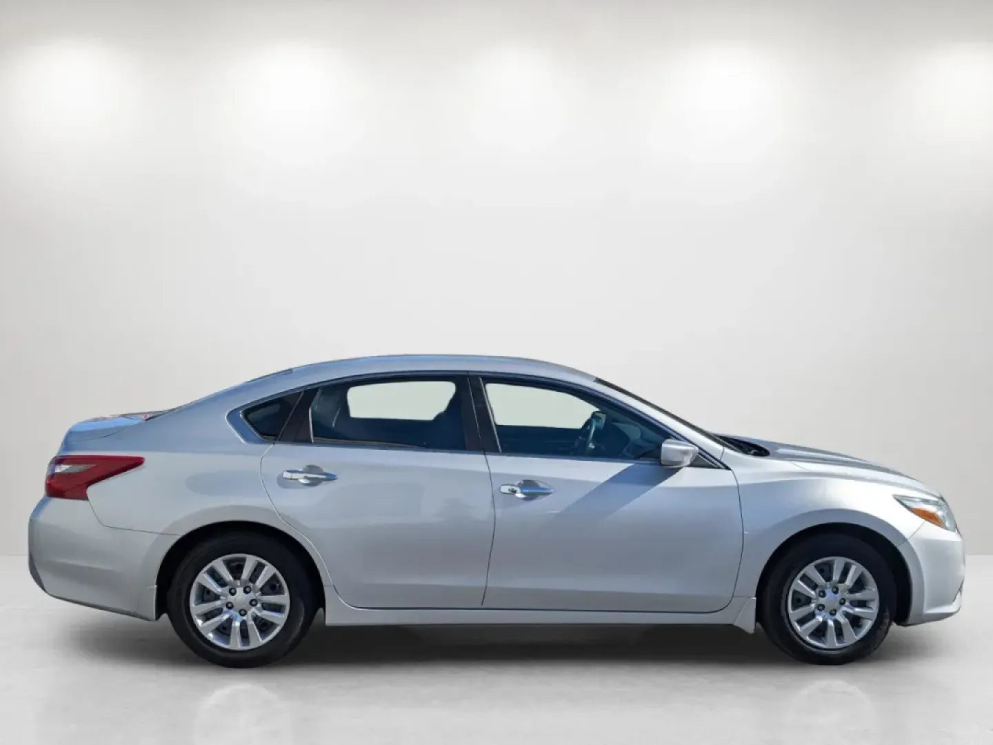 2018 /Charcoal Nissan Altima 2.5 S (1N4AL3AP6JC) with an Other engine, located at 3959 U.S. 80 W, Phenix City, AL, 36870, (334) 297-4885, 32.469296, -85.135185 - Discover the perfect blend of style, comfort, and reliability with the 2018 Nissan Altima 2.5 S, now available at Gils Auto in Phenix City, AL. This sedan is not just a vehicle; it's an extension of your lifestyle, tailored for individuals who value efficiency and safety without compromising on feat - Photo#3