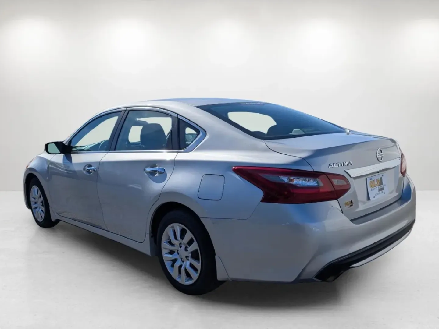 2018 /Charcoal Nissan Altima 2.5 S (1N4AL3AP6JC) with an Other engine, located at 3959 U.S. 80 W, Phenix City, AL, 36870, (334) 297-4885, 32.469296, -85.135185 - Discover the perfect blend of style, comfort, and reliability with the 2018 Nissan Altima 2.5 S, now available at Gils Auto in Phenix City, AL. This sedan is not just a vehicle; it's an extension of your lifestyle, tailored for individuals who value efficiency and safety without compromising on feat - Photo#6