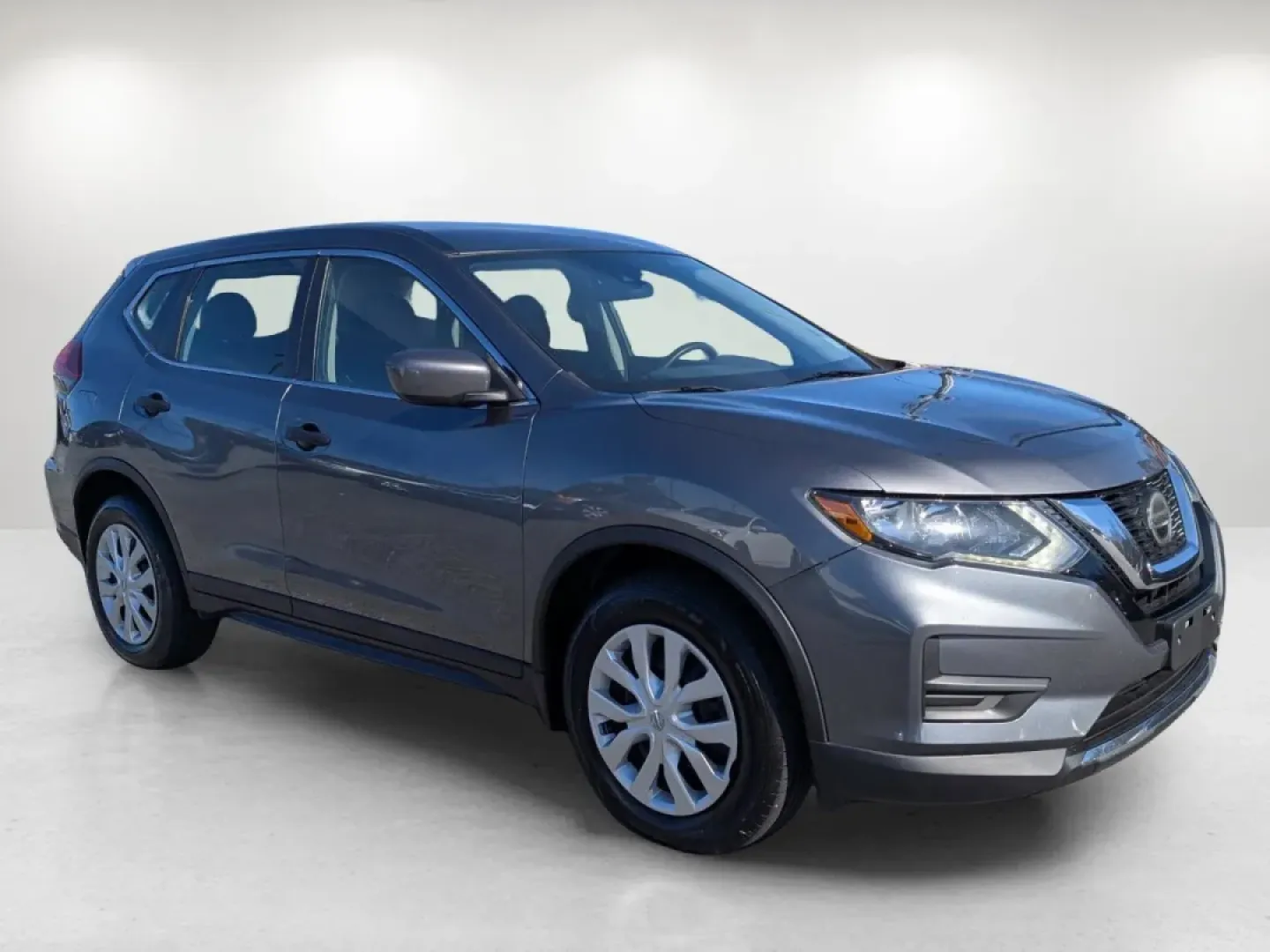 2019 /Charcoal Nissan Rogue S (5N1AT2MT6KC) with an Other engine, located at 3959 U.S. 80 W, Phenix City, AL, 36870, (334) 297-4885, 32.469296, -85.135185 - **Discover Your Next Adventure with the 2019 Nissan Rogue at Gils Auto in Phenix City, AL!**<br /> <br /> Are you ready to elevate your lifestyle with a versatile and reliable SUV? The 2019 Nissan Rogue is your perfect partner for everything from daily commutes to weekend getaways. With its spacious - Photo#2