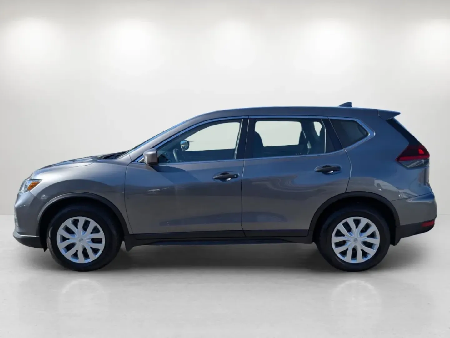 2019 /Charcoal Nissan Rogue S (5N1AT2MT6KC) with an Other engine, located at 3959 U.S. 80 W, Phenix City, AL, 36870, (334) 297-4885, 32.469296, -85.135185 - **Discover Your Next Adventure with the 2019 Nissan Rogue at Gils Auto in Phenix City, AL!**<br /> <br /> Are you ready to elevate your lifestyle with a versatile and reliable SUV? The 2019 Nissan Rogue is your perfect partner for everything from daily commutes to weekend getaways. With its spacious - Photo#7