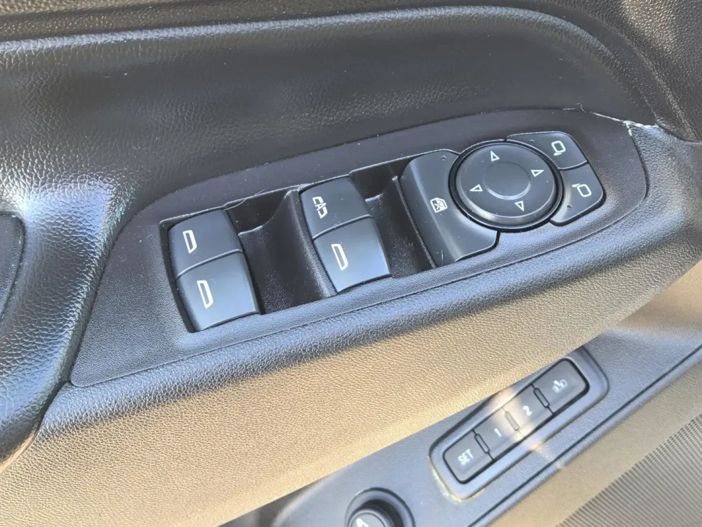 2019 /Jet Black Chevrolet Equinox Premier (2GNAXYEX9K6) with an Other engine, located at 804 22nd Ave, Phenix City, AL, 36870, (334) 297-1860, 32.484749, -85.024475 - **Adventure Awaits with the 2019 Chevrolet Equinox at Gils Auto - Prattville!** <br /> <br /> Are you ready to elevate your family outings and weekend adventures? The 2019 Chevrolet Equinox Premier is not just another SUV; it's your ticket to unforgettable journeys. With spacious interiors, advanced - Photo#10