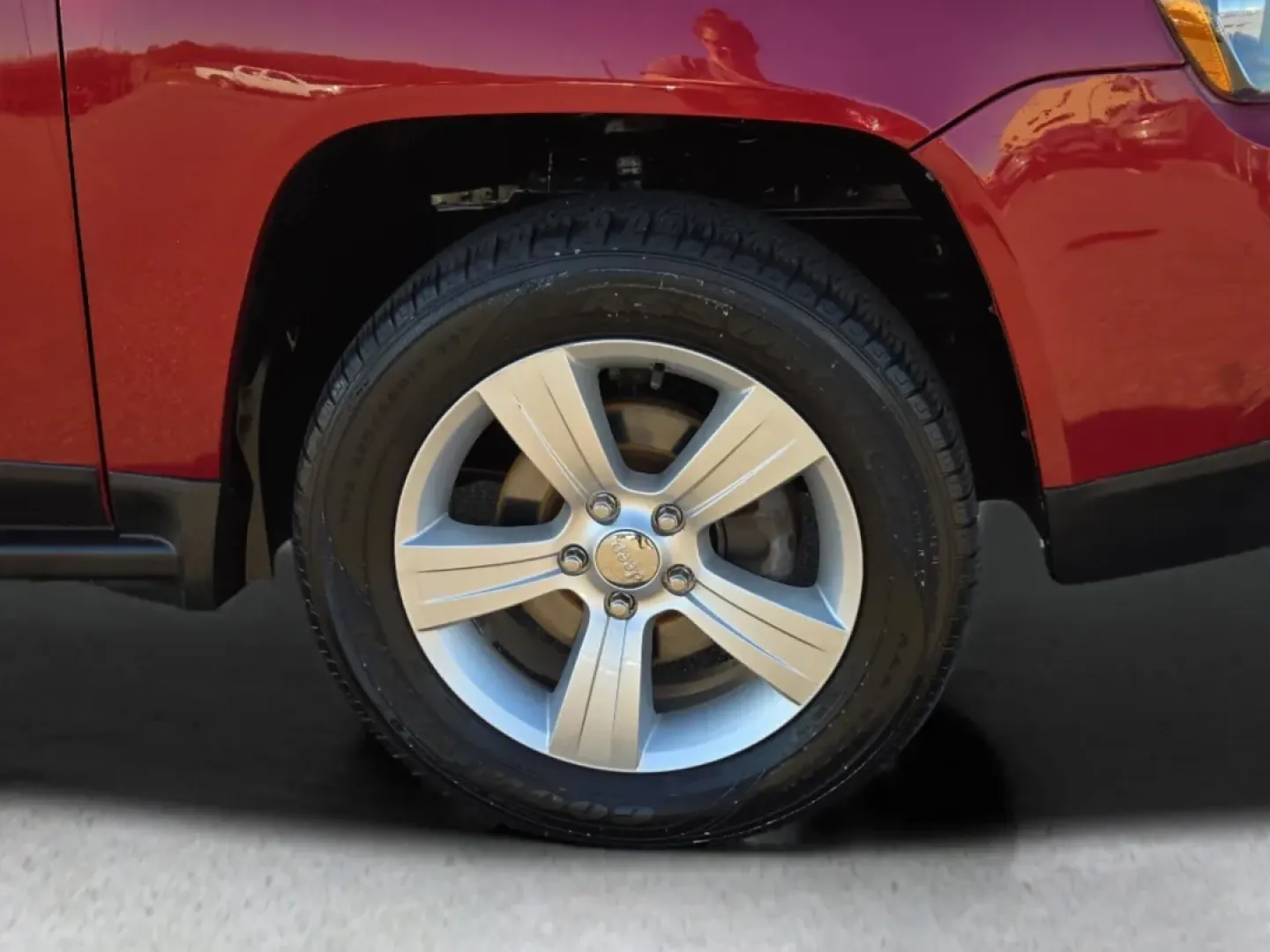 2014 /Dark Slate Gray Jeep Compass Latitude (1C4NJDEBXED) with an Other engine, located at 1430 Gateway Drive, Opelika, AL, 36801, (334) 239-0944, 32.637871, -85.409790 - **Adventure Awaits: 2014 Jeep Compass Latitude - Your Ideal SUV for All Occasions!** <br /> <br /> Get ready to elevate your driving experience with this stunning 2014 Jeep Compass Latitude! Perfect for weekend adventures, family outings, or your daily commute, this versatile SUV offers the ideal bl - Photo#2