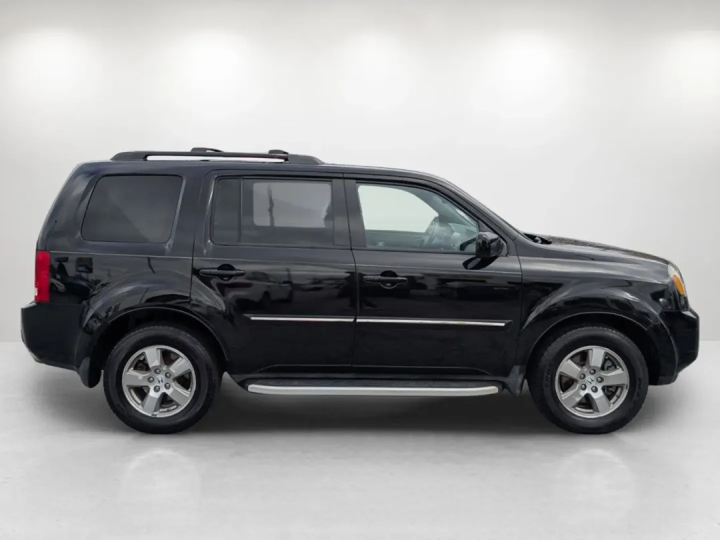 2011 Honda Pilot EX-L (5FNYF3H68BB) with an Other engine, located at 521 Old Farm Lane Rd, Prattville, AL, 36066, (334) 325-1505, 32.482460, -86.416367 - **Explore Life's Adventures with the 2011 Honda Pilot EX-L at Gils Auto!**<br /> <br /> Are you ready to take your family outings, weekend adventures, or daily commutes to the next level? Look no further than the 2011 Honda Pilot EX-L, a versatile SUV designed to provide comfort, space, and capabili - Photo#3