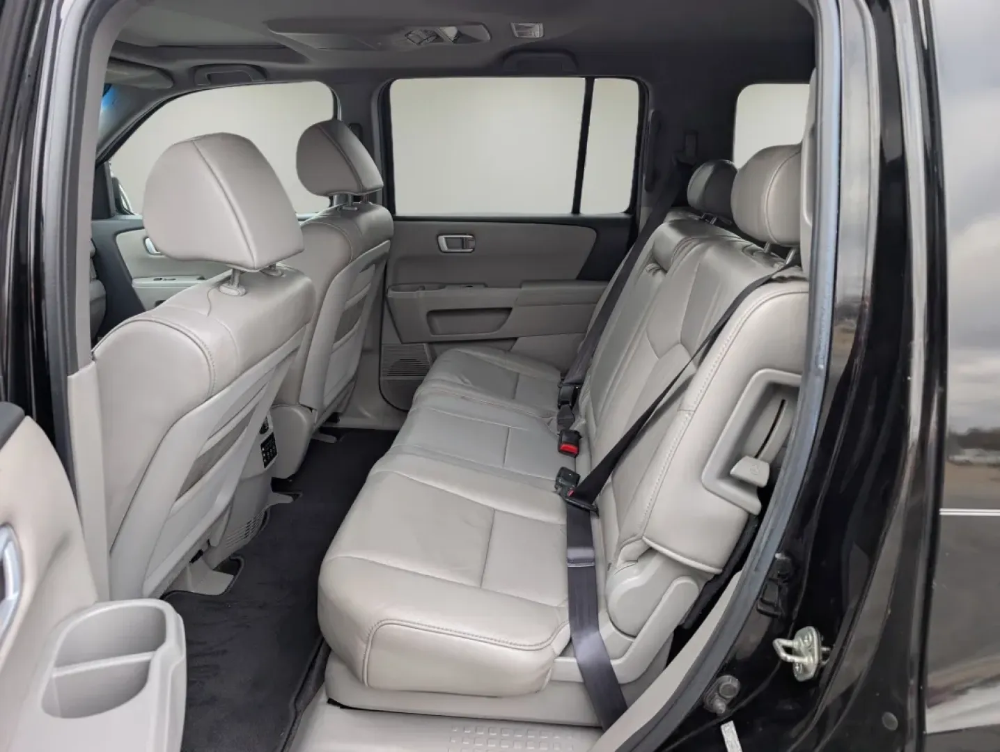 2011 Honda Pilot EX-L (5FNYF3H68BB) with an Other engine, located at 521 Old Farm Lane Rd, Prattville, AL, 36066, (334) 325-1505, 32.482460, -86.416367 - **Explore Life's Adventures with the 2011 Honda Pilot EX-L at Gils Auto!**<br /> <br /> Are you ready to take your family outings, weekend adventures, or daily commutes to the next level? Look no further than the 2011 Honda Pilot EX-L, a versatile SUV designed to provide comfort, space, and capabili - Photo#10