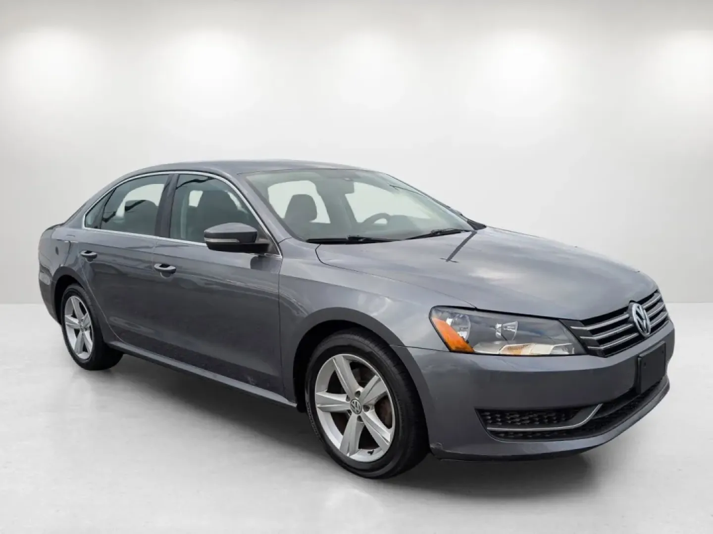 2013 Volkswagen Passat SE (1VWBH7A38DC) with an Other engine, located at 521 Old Farm Lane Rd, Prattville, AL, 36066, (334) 325-1505, 32.482460, -86.416367 - Rev up your driving experience with the perfect blend of style, comfort, and functionality-the 2013 Volkswagen Passat! This sedan isn't just a vehicle; it's a lifestyle upgrade. Whether you're commuting through the bustling streets of Phenix City, AL, or embarking on memorable weekend adventures wit - Photo#2