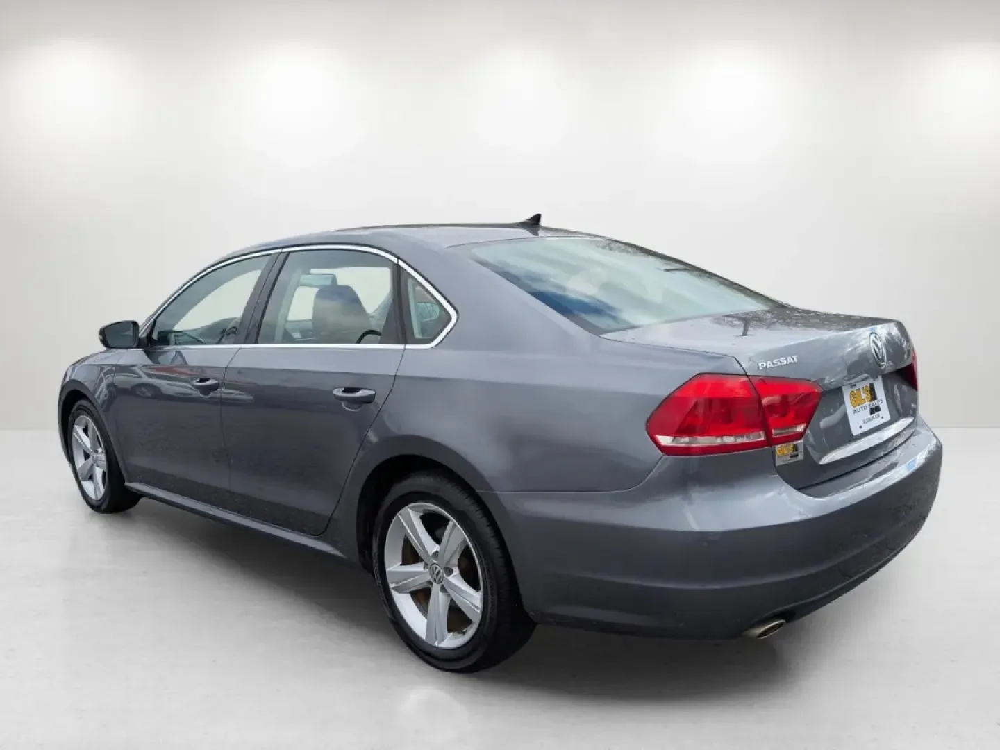 2013 Volkswagen Passat SE (1VWBH7A38DC) with an Other engine, located at 521 Old Farm Lane Rd, Prattville, AL, 36066, (334) 325-1505, 32.482460, -86.416367 - Rev up your driving experience with the perfect blend of style, comfort, and functionality-the 2013 Volkswagen Passat! This sedan isn't just a vehicle; it's a lifestyle upgrade. Whether you're commuting through the bustling streets of Phenix City, AL, or embarking on memorable weekend adventures wit - Photo#6