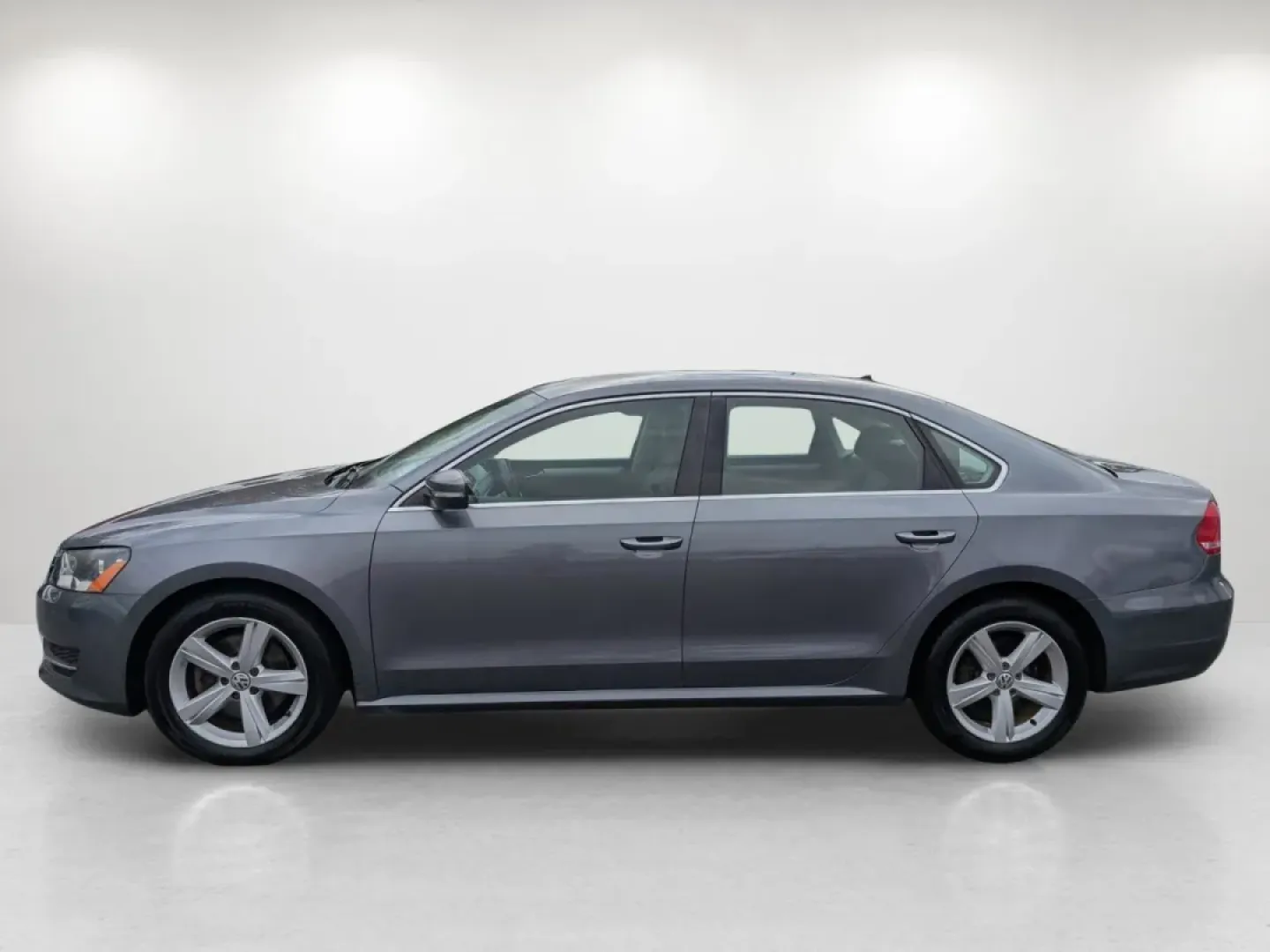 2013 Volkswagen Passat SE (1VWBH7A38DC) with an Other engine, located at 521 Old Farm Lane Rd, Prattville, AL, 36066, (334) 325-1505, 32.482460, -86.416367 - Rev up your driving experience with the perfect blend of style, comfort, and functionality-the 2013 Volkswagen Passat! This sedan isn't just a vehicle; it's a lifestyle upgrade. Whether you're commuting through the bustling streets of Phenix City, AL, or embarking on memorable weekend adventures wit - Photo#7
