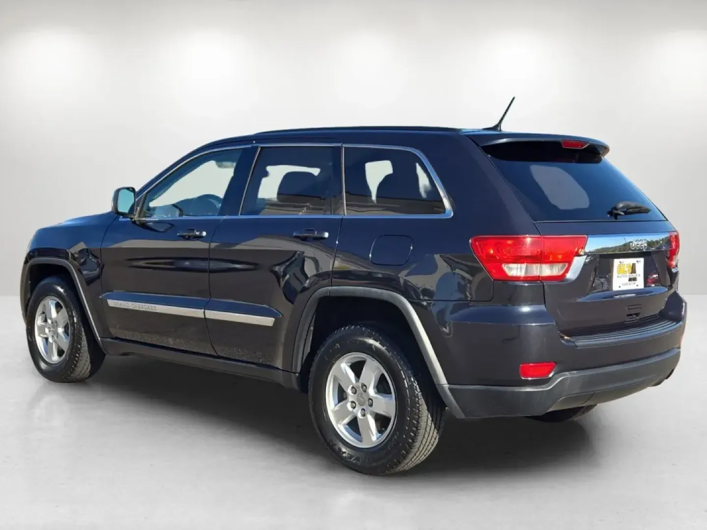 2013 /Black Jeep Grand Cherokee Laredo (1C4RJEAGXDC) with an Other engine, located at 521 Old Farm Lane Rd, Prattville, AL, 36066, (334) 325-1505, 32.482460, -86.416367 - Get ready to take your adventures to the next level with this stunning 2013 Jeep Grand Cherokee Laredo, perfect for families on the go or individuals seeking a reliable companion for weekend getaways. Its robust design, spacious interior, and advanced features make it an ideal choice for those who a - Photo#8