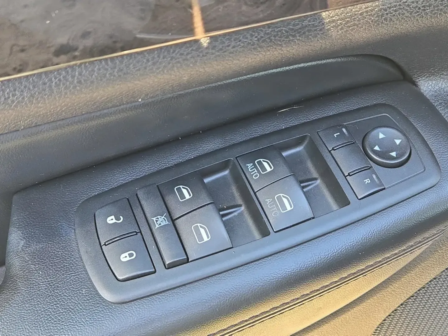 2013 /Black Jeep Grand Cherokee Laredo (1C4RJEAGXDC) with an Other engine, located at 521 Old Farm Lane Rd, Prattville, AL, 36066, (334) 325-1505, 32.482460, -86.416367 - Get ready to take your adventures to the next level with this stunning 2013 Jeep Grand Cherokee Laredo, perfect for families on the go or individuals seeking a reliable companion for weekend getaways. Its robust design, spacious interior, and advanced features make it an ideal choice for those who a - Photo#11