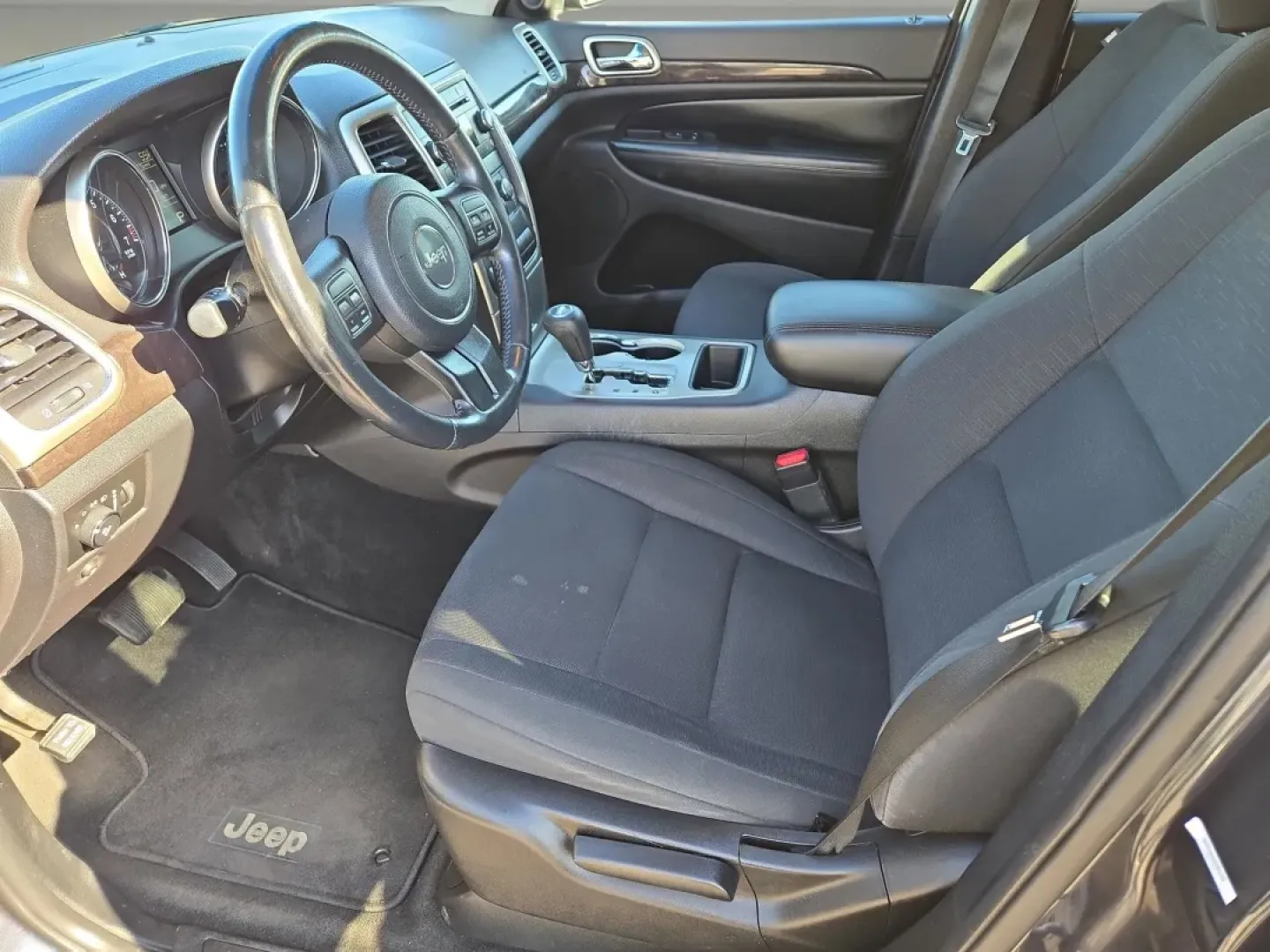 2013 /Black Jeep Grand Cherokee Laredo (1C4RJEAGXDC) with an Other engine, located at 521 Old Farm Lane Rd, Prattville, AL, 36066, (334) 325-1505, 32.482460, -86.416367 - Get ready to take your adventures to the next level with this stunning 2013 Jeep Grand Cherokee Laredo, perfect for families on the go or individuals seeking a reliable companion for weekend getaways. Its robust design, spacious interior, and advanced features make it an ideal choice for those who a - Photo#12