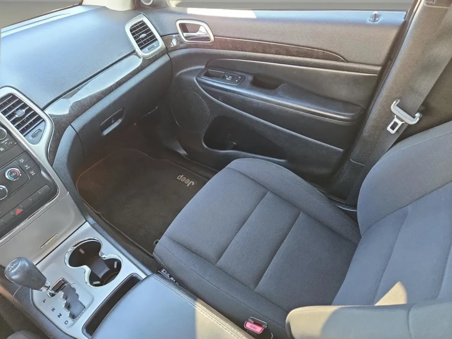 2013 /Black Jeep Grand Cherokee Laredo (1C4RJEAGXDC) with an Other engine, located at 521 Old Farm Lane Rd, Prattville, AL, 36066, (334) 325-1505, 32.482460, -86.416367 - Get ready to take your adventures to the next level with this stunning 2013 Jeep Grand Cherokee Laredo, perfect for families on the go or individuals seeking a reliable companion for weekend getaways. Its robust design, spacious interior, and advanced features make it an ideal choice for those who a - Photo#15