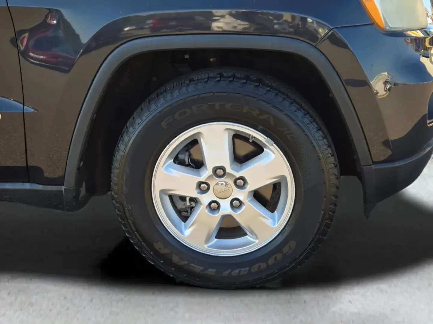 2013 /Black Jeep Grand Cherokee Laredo (1C4RJEAGXDC) with an Other engine, located at 521 Old Farm Lane Rd, Prattville, AL, 36066, (334) 325-1505, 32.482460, -86.416367 - Get ready to take your adventures to the next level with this stunning 2013 Jeep Grand Cherokee Laredo, perfect for families on the go or individuals seeking a reliable companion for weekend getaways. Its robust design, spacious interior, and advanced features make it an ideal choice for those who a - Photo#3