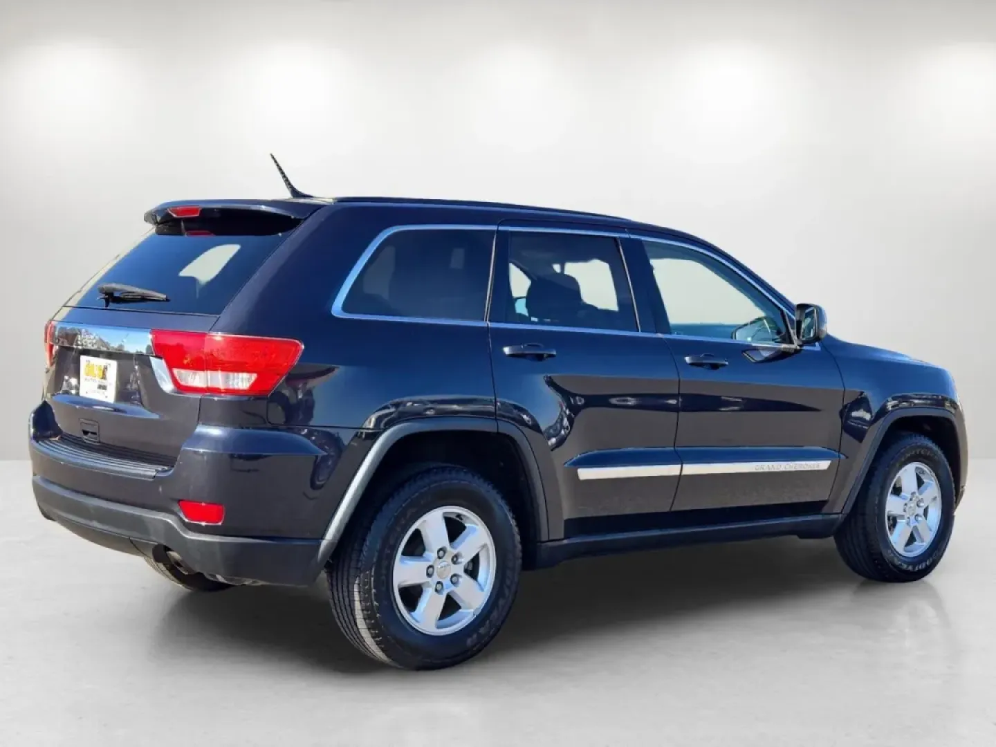2013 /Black Jeep Grand Cherokee Laredo (1C4RJEAGXDC) with an Other engine, located at 521 Old Farm Lane Rd, Prattville, AL, 36066, (334) 325-1505, 32.482460, -86.416367 - Get ready to take your adventures to the next level with this stunning 2013 Jeep Grand Cherokee Laredo, perfect for families on the go or individuals seeking a reliable companion for weekend getaways. Its robust design, spacious interior, and advanced features make it an ideal choice for those who a - Photo#6