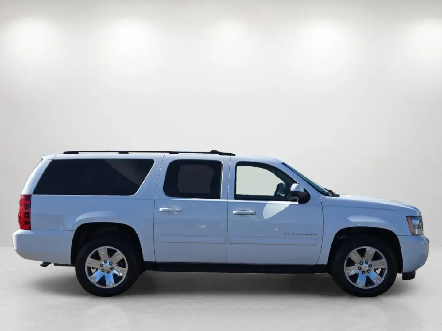 2011 /Ebony Chevrolet Suburban LS (1GNSKHE38BR) with an Other engine, located at 521 Old Farm Lane Rd, Prattville, AL, 36066, (334) 325-1505, 32.482460, -86.416367 - Are you ready for your next adventure? The 2011 Chevrolet Suburban LS is the ultimate vehicle for families on the go, weekend warriors, and anyone who values space, comfort, and capability. With its robust 4WD drivetrain, this SUV is perfect for those living in Prattville, AL, who love to explore th - Photo#5