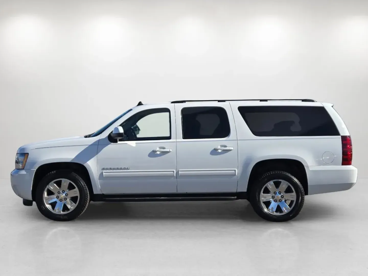 2011 /Ebony Chevrolet Suburban LS (1GNSKHE38BR) with an Other engine, located at 521 Old Farm Lane Rd, Prattville, AL, 36066, (334) 325-1505, 32.482460, -86.416367 - Are you ready for your next adventure? The 2011 Chevrolet Suburban LS is the ultimate vehicle for families on the go, weekend warriors, and anyone who values space, comfort, and capability. With its robust 4WD drivetrain, this SUV is perfect for those living in Prattville, AL, who love to explore th - Photo#9