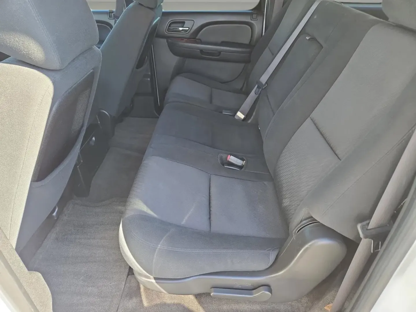 2011 /Ebony Chevrolet Suburban LS (1GNSKHE38BR) with an Other engine, located at 521 Old Farm Lane Rd, Prattville, AL, 36066, (334) 325-1505, 32.482460, -86.416367 - Are you ready for your next adventure? The 2011 Chevrolet Suburban LS is the ultimate vehicle for families on the go, weekend warriors, and anyone who values space, comfort, and capability. With its robust 4WD drivetrain, this SUV is perfect for those living in Prattville, AL, who love to explore th - Photo#13