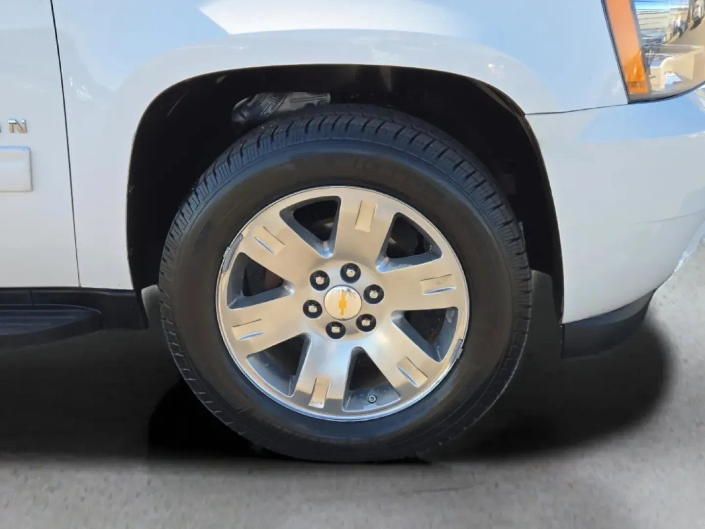 2011 /Ebony Chevrolet Suburban LS (1GNSKHE38BR) with an Other engine, located at 521 Old Farm Lane Rd, Prattville, AL, 36066, (334) 325-1505, 32.482460, -86.416367 - Are you ready for your next adventure? The 2011 Chevrolet Suburban LS is the ultimate vehicle for families on the go, weekend warriors, and anyone who values space, comfort, and capability. With its robust 4WD drivetrain, this SUV is perfect for those living in Prattville, AL, who love to explore th - Photo#3