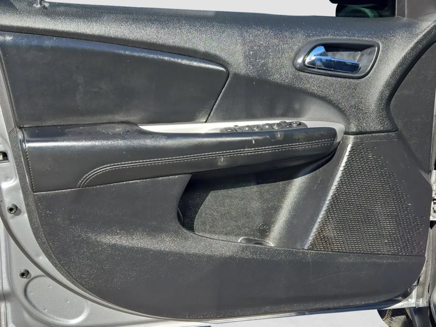 2017 /Black Dodge Journey Crossroad (3C4PDCGB3HT) with an Other engine, located at 1430 Gateway Drive, Opelika, AL, 36801, (334) 239-0944, 32.637871, -85.409790 - **Adventure Awaits with the 2017 Dodge Journey Crossroad - Perfect for Your Family!**<br /> <br /> If you're looking for a versatile SUV that combines comfort, style, and reliability, the 2017 Dodge Journey Crossroad is an excellent choice. Ideal for growing families, weekend adventures, or daily co - Photo#9