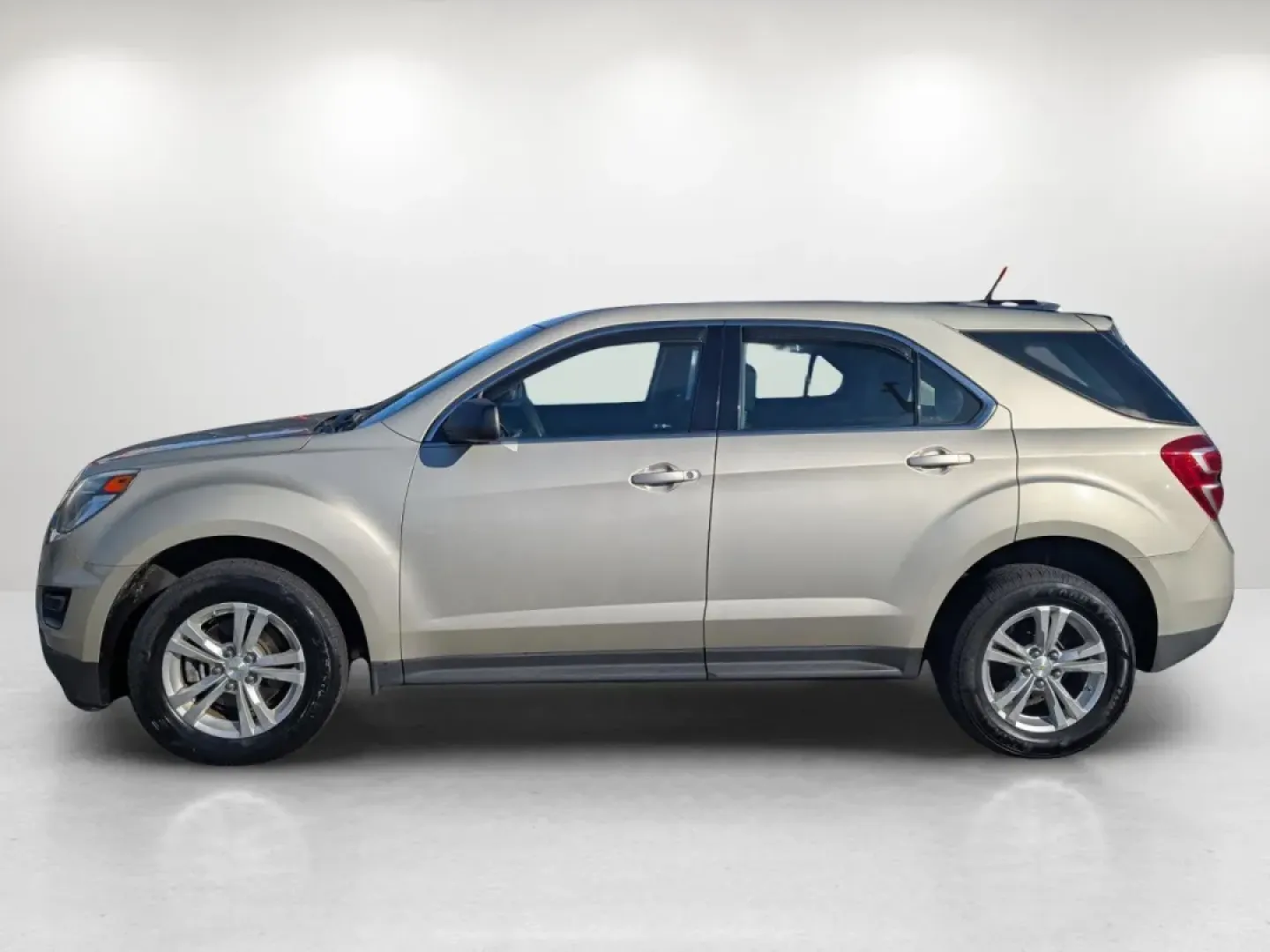 2016 /Jet Black Chevrolet Equinox LS (2GNALBEK7G1) with an Other engine, located at 5115 14th Ave., Columbus, GA, 31904, (706) 323-0345, 32.511494, -84.971046 - **Discover Adventure and Comfort with the 2016 Chevrolet Equinox LS Perfect for Your Family!**<br /> <br /> Are you ready to elevate your family adventures? The 2016 Chevrolet Equinox LS is the ultimate sport utility vehicle designed for families and everyday commuters alike. With its spacious inte - Photo#7