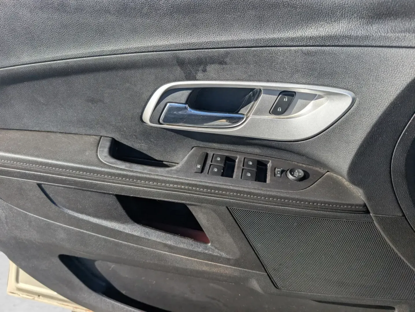 2016 /Jet Black Chevrolet Equinox LS (2GNALBEK7G1) with an Other engine, located at 5115 14th Ave., Columbus, GA, 31904, (706) 323-0345, 32.511494, -84.971046 - **Discover Adventure and Comfort with the 2016 Chevrolet Equinox LS Perfect for Your Family!**<br /> <br /> Are you ready to elevate your family adventures? The 2016 Chevrolet Equinox LS is the ultimate sport utility vehicle designed for families and everyday commuters alike. With its spacious inte - Photo#8