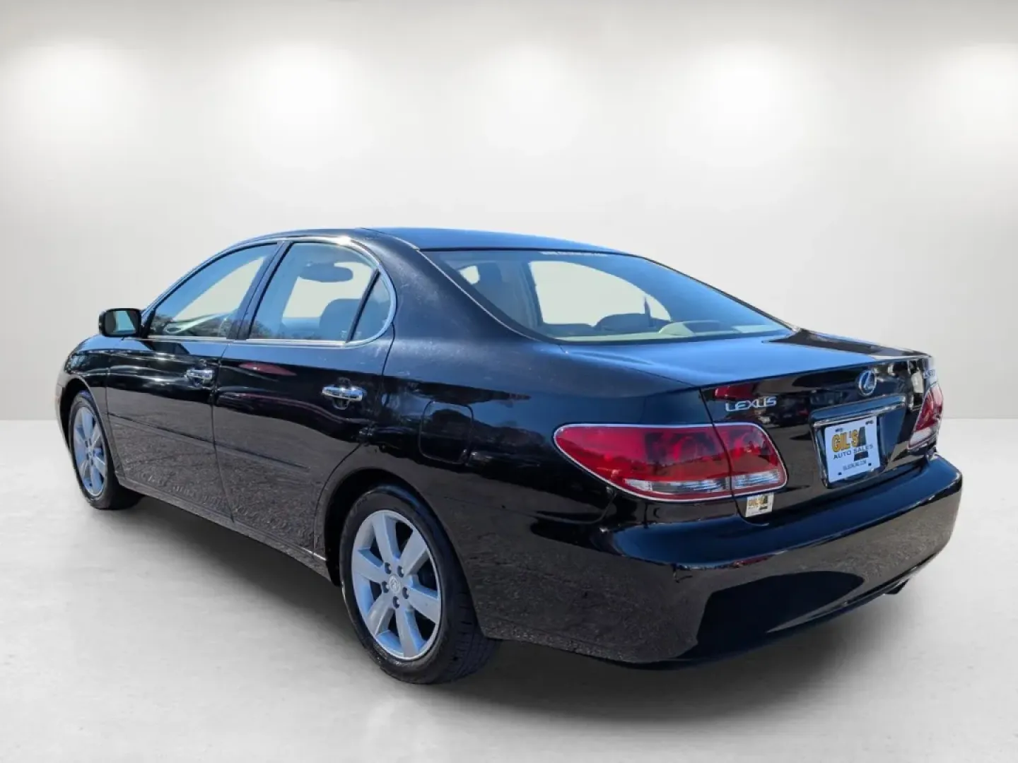 2005 Lexus ES 330 (JTHBA30G755) with an Other engine, located at 3959 U.S. 80 W, Phenix City, AL, 36870, (334) 297-4885, 32.469296, -85.135185 - **Elevate Your Driving Experience with the 2005 Lexus ES 330 at Gils Auto Perfect for Phenix City Adventures!**<br /> <br /> Are you looking for a reliable and stylish vehicle that effortlessly combines comfort and performance for your daily commute or weekend getaways? Look no further than this 20 - Photo#7
