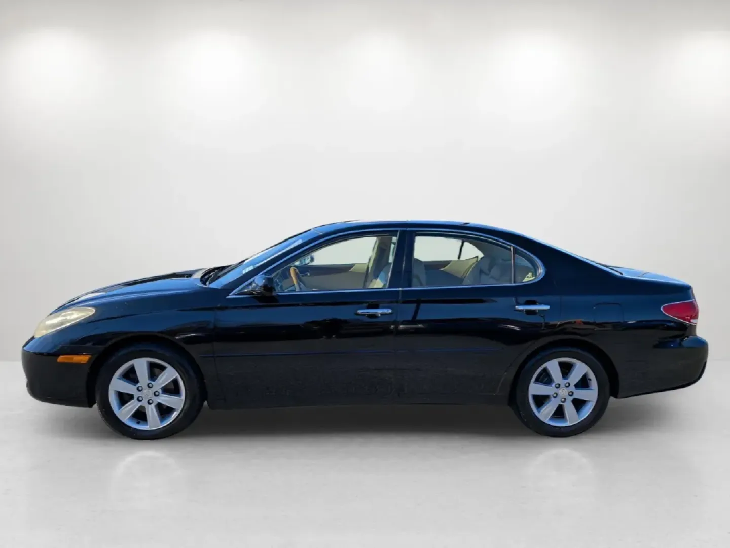 2005 Lexus ES 330 (JTHBA30G755) with an Other engine, located at 3959 U.S. 80 W, Phenix City, AL, 36870, (334) 297-4885, 32.469296, -85.135185 - **Elevate Your Driving Experience with the 2005 Lexus ES 330 at Gils Auto Perfect for Phenix City Adventures!**<br /> <br /> Are you looking for a reliable and stylish vehicle that effortlessly combines comfort and performance for your daily commute or weekend getaways? Look no further than this 20 - Photo#8