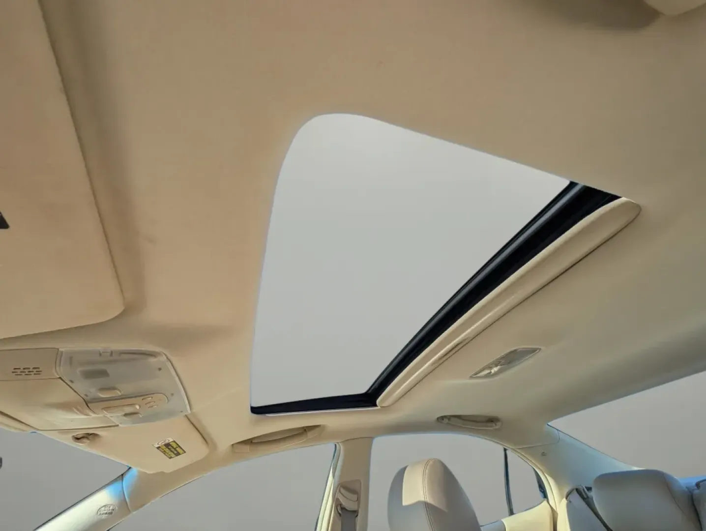 2005 Lexus ES 330 (JTHBA30G755) with an Other engine, located at 3959 U.S. 80 W, Phenix City, AL, 36870, (334) 297-4885, 32.469296, -85.135185 - **Elevate Your Driving Experience with the 2005 Lexus ES 330 at Gils Auto Perfect for Phenix City Adventures!**<br /> <br /> Are you looking for a reliable and stylish vehicle that effortlessly combines comfort and performance for your daily commute or weekend getaways? Look no further than this 20 - Photo#15