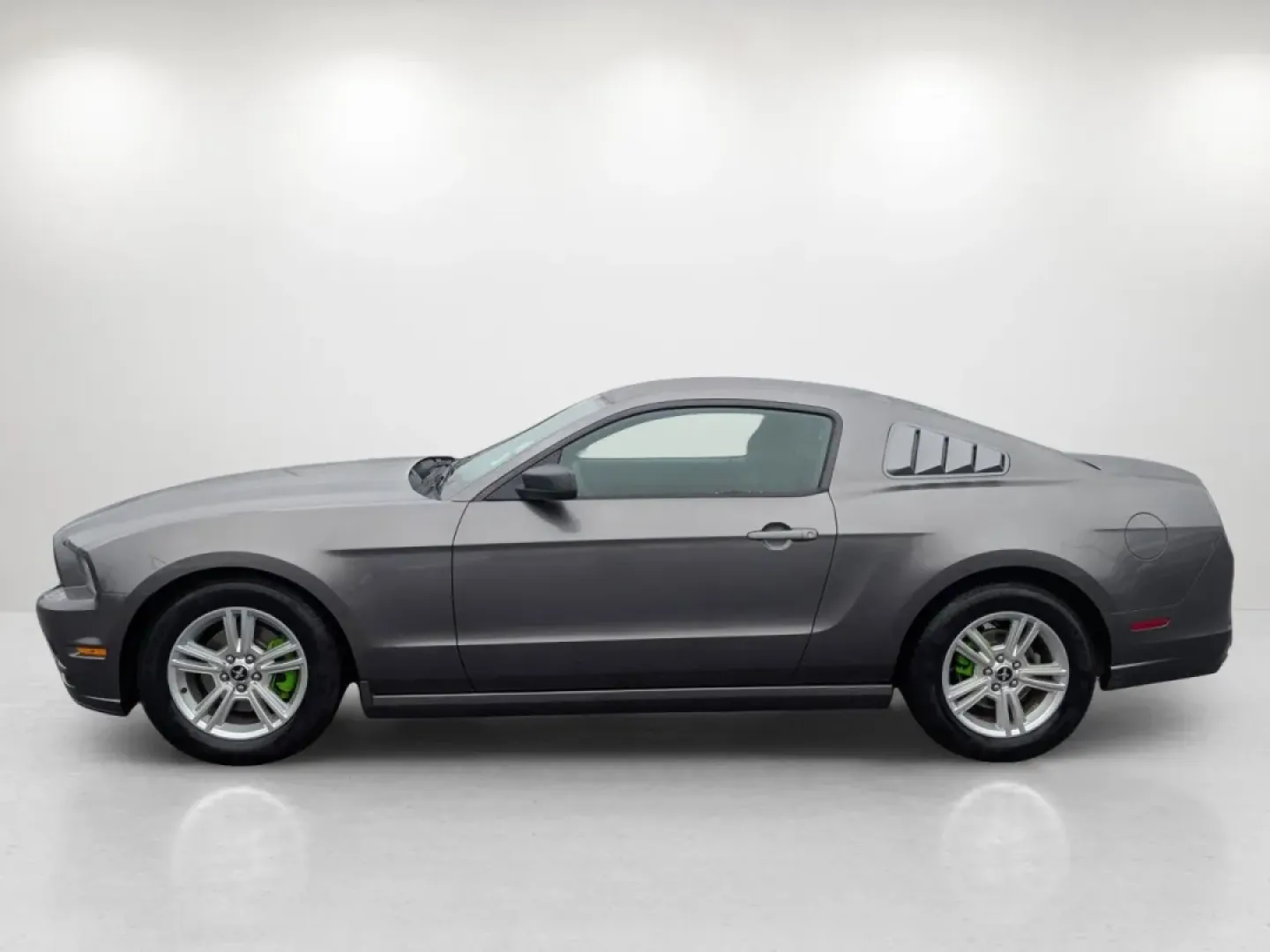 2014 Ford Mustang V6 (1ZVBP8AM2E5) with an Other engine, located at 3959 U.S. 80 W, Phenix City, AL, 36870, (334) 297-4885, 32.469296, -85.135185 - Unleash your inner thrill-seeker with this stunning 2014 Ford Mustang V6, perfect for those who crave adventure and excitement on the open road! Whether you're commuting to work, heading out for a weekend getaway, or just enjoying a leisurely drive through the scenic landscapes of Phenix City, AL, t - Photo#8