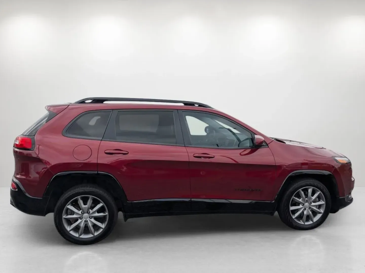 2018 /Black Jeep Cherokee Latitude Tech Connect (1C4PJLCB6JD) with an Other engine, located at 3959 U.S. 80 W, Phenix City, AL, 36870, (334) 297-4885, 32.469296, -85.135185 - **Experience Adventure and Comfort with the 2018 Jeep Cherokee Latitude Tech Connect** <br /> <br /> Are you ready to elevate your outdoor adventures or transform your daily commutes? Look no further than this stunning 2018 Jeep Cherokee Latitude Tech Connect, a perfect blend of rugged capability an - Photo#4