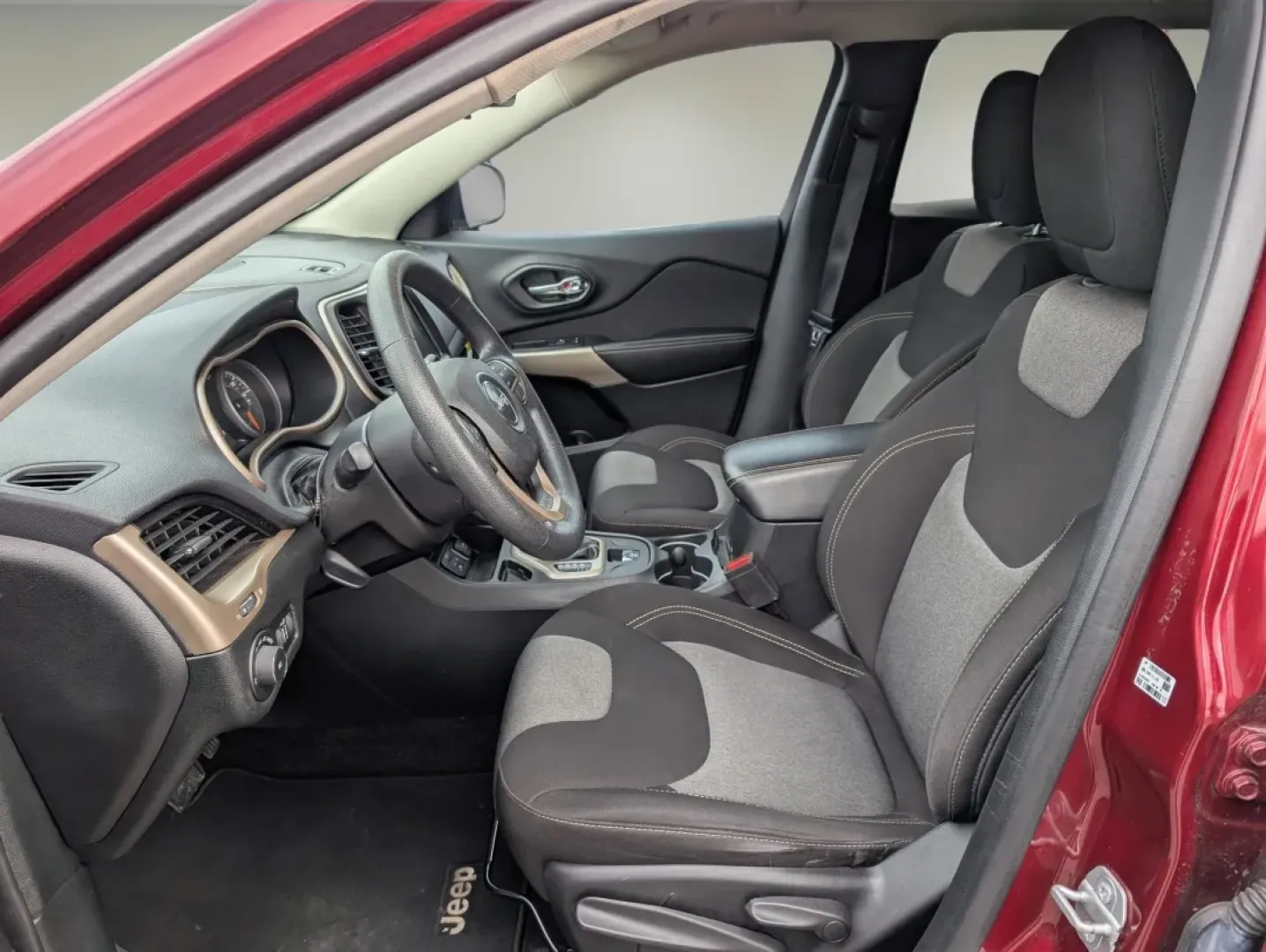 2018 /Black Jeep Cherokee Latitude Tech Connect (1C4PJLCB6JD) with an Other engine, located at 3959 U.S. 80 W, Phenix City, AL, 36870, (334) 297-4885, 32.469296, -85.135185 - **Experience Adventure and Comfort with the 2018 Jeep Cherokee Latitude Tech Connect** <br /> <br /> Are you ready to elevate your outdoor adventures or transform your daily commutes? Look no further than this stunning 2018 Jeep Cherokee Latitude Tech Connect, a perfect blend of rugged capability an - Photo#10