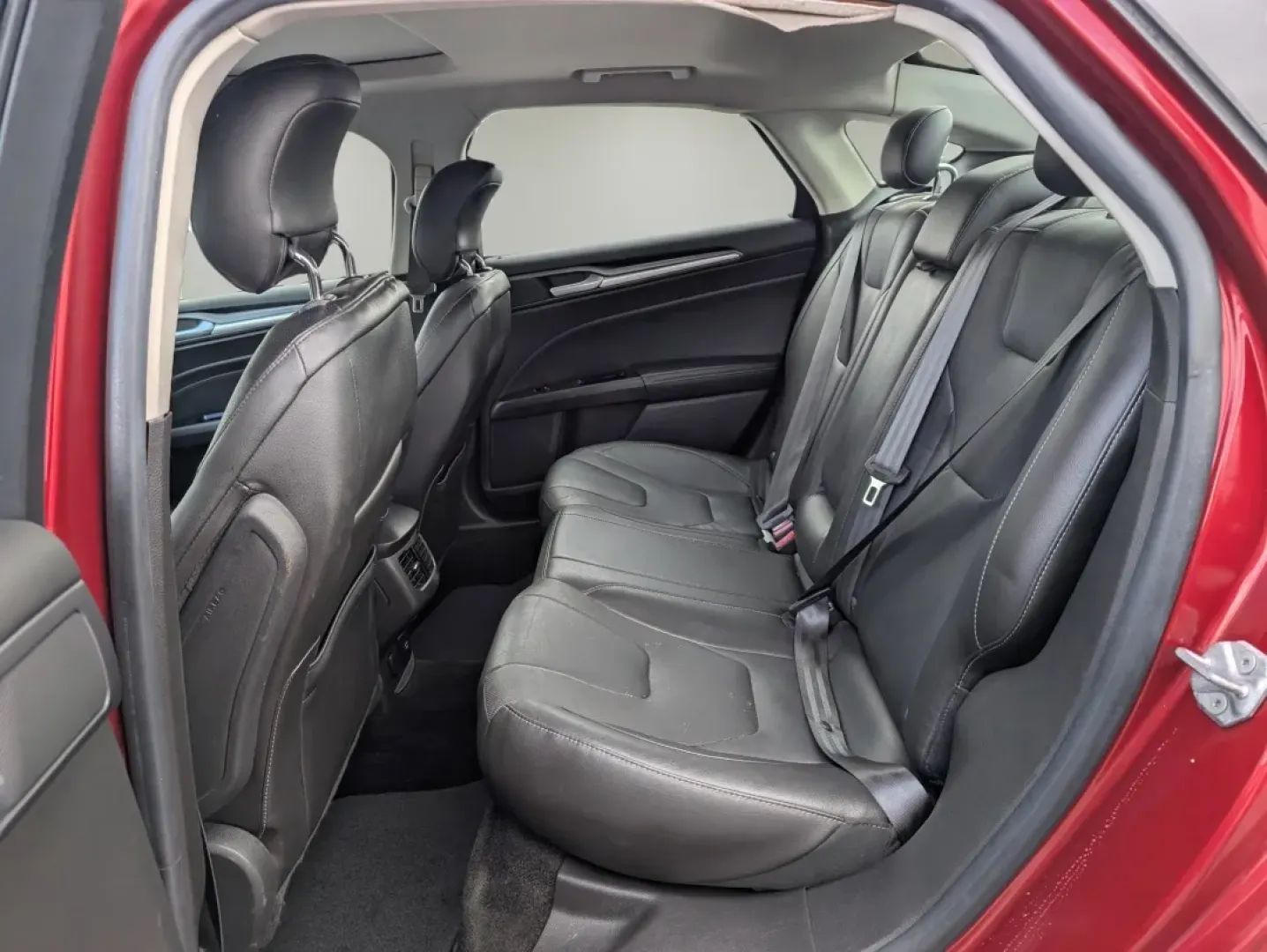 2014 Ford Fusion Titanium (3FA6P0K98ER) with an Other engine, located at 3959 U.S. 80 W, Phenix City, AL, 36870, (334) 297-4885, 32.469296, -85.135185 - **Discover Your Perfect Commute with the 2014 Ford Fusion Titanium at Gils Auto!**<br /> <br /> Are you searching for a reliable, stylish, and technologically advanced vehicle that fits seamlessly into your busy lifestyle? Look no further! This 2014 Ford Fusion Titanium, available now at Gils Auto i - Photo#9