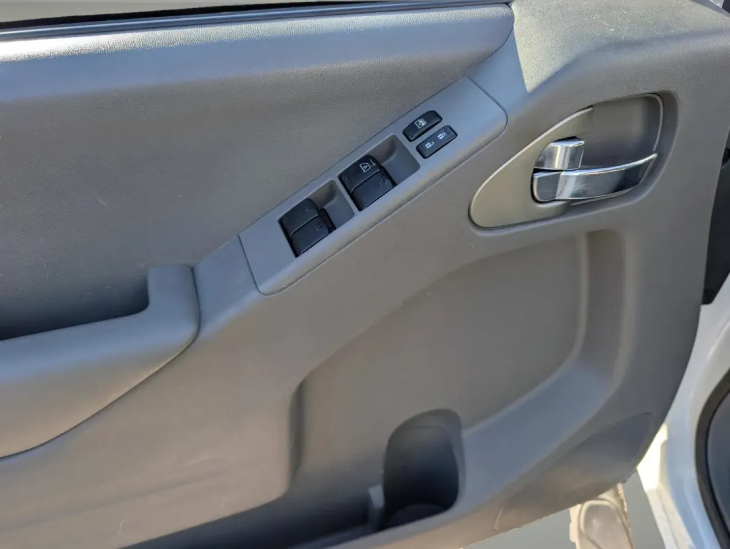 2019 /Steel Nissan Frontier SV (1N6AD0ER5KN) with an Other engine, located at 3959 U.S. 80 W, Phenix City, AL, 36870, (334) 297-4885, 32.469296, -85.135185 - Discover the perfect blend of utility and style with the 2019 Nissan Frontier SV Crew Cab Pickup, now available at Gils Auto in Phenix City, AL. Whether you're a growing family, a weekend adventure enthusiast, or a daily commuter, this dependable truck offers the versatility and comfort you need. Wi - Photo#9