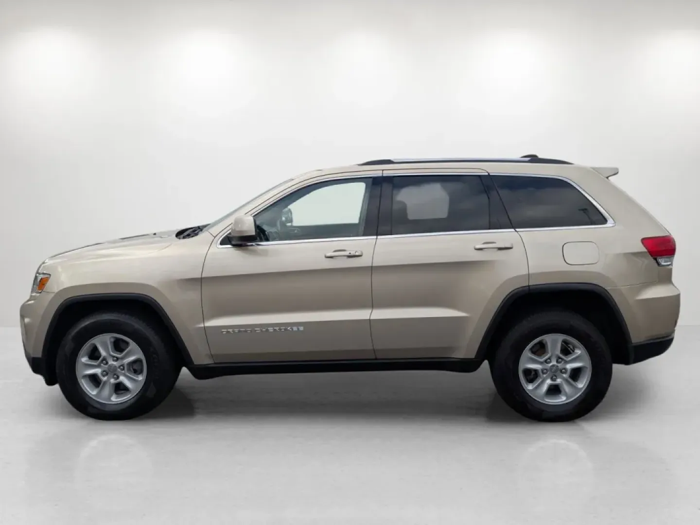2014 /Black/Lt Frost Beige Jeep Grand Cherokee Laredo (1C4RJFAG8EC) with an Other engine, located at 3959 U.S. 80 W, Phenix City, AL, 36870, (334) 297-4885, 32.469296, -85.135185 - **Discover Adventure with the 2014 Jeep Grand Cherokee at Gils Auto in Phenix City, AL!**<br /> <br /> Are you ready to elevate your outdoor adventures or enhance your daily commute? Look no further than the 2014 Jeep Grand Cherokee Laredo, a versatile SUV that is perfect for both weekend getaways a - Photo#8