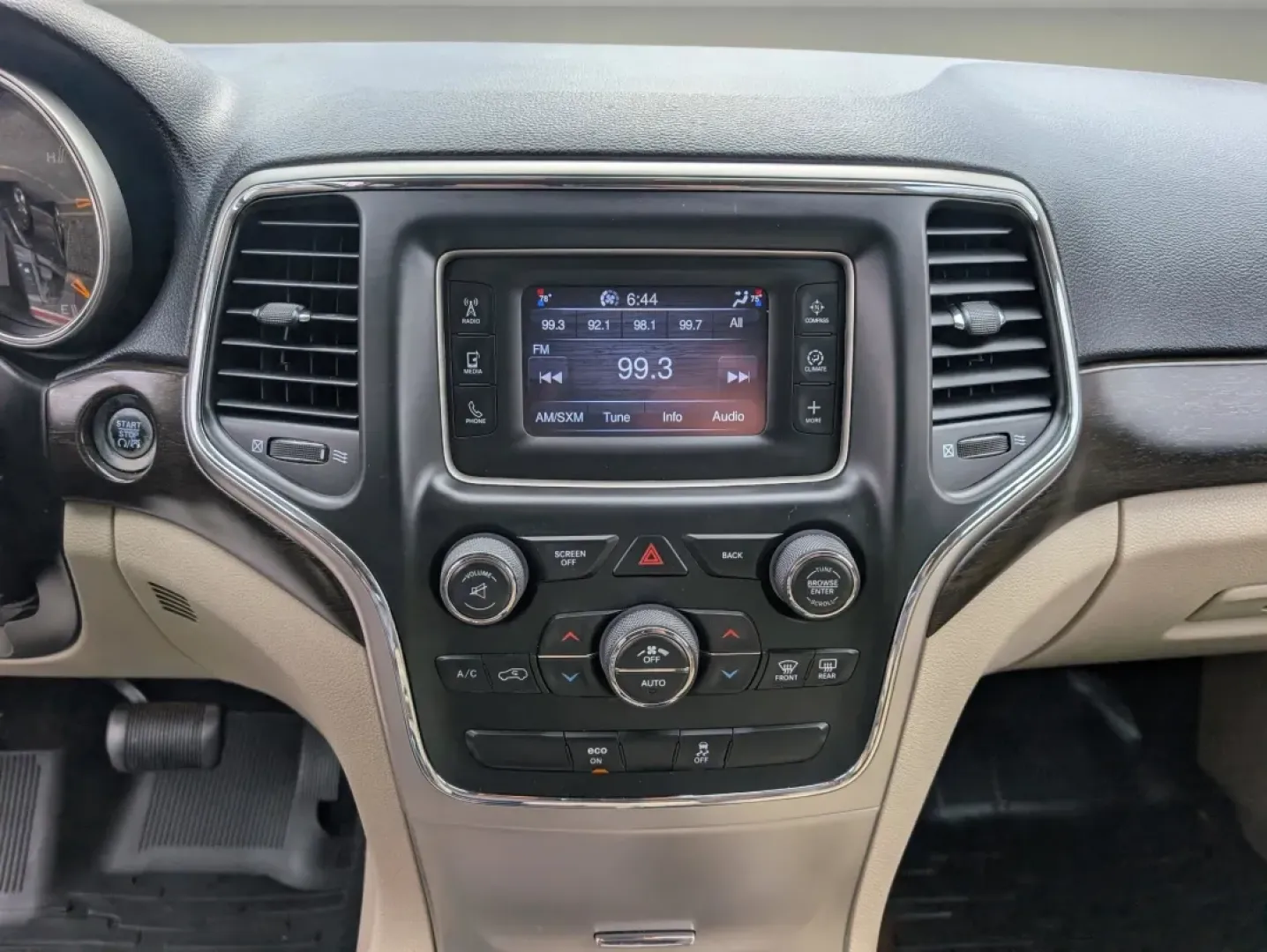 2014 /Black/Lt Frost Beige Jeep Grand Cherokee Laredo (1C4RJFAG8EC) with an Other engine, located at 3959 U.S. 80 W, Phenix City, AL, 36870, (334) 297-4885, 32.469296, -85.135185 - **Discover Adventure with the 2014 Jeep Grand Cherokee at Gils Auto in Phenix City, AL!**<br /> <br /> Are you ready to elevate your outdoor adventures or enhance your daily commute? Look no further than the 2014 Jeep Grand Cherokee Laredo, a versatile SUV that is perfect for both weekend getaways a - Photo#14