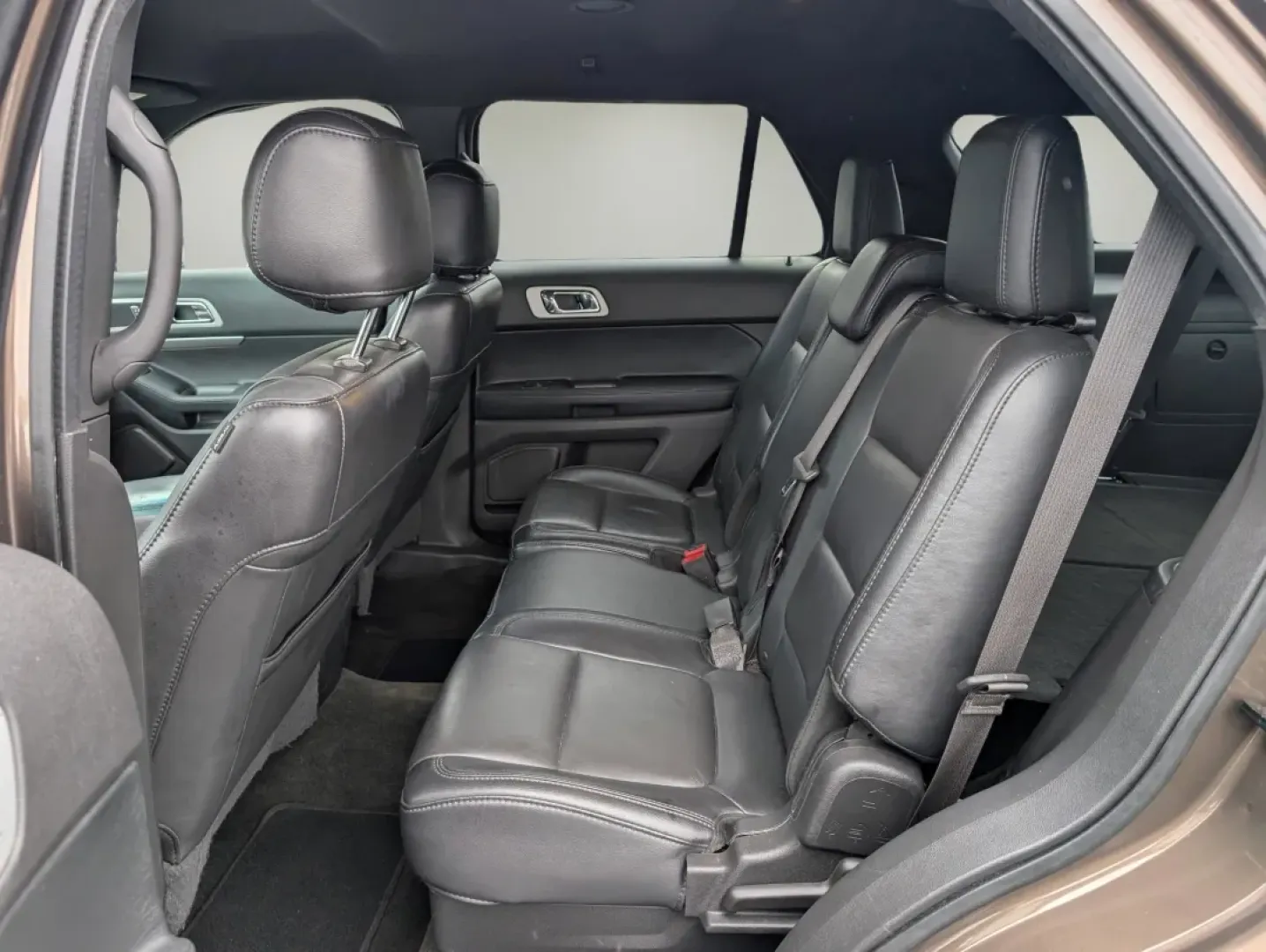 2015 Ford Explorer XLT (1FM5K7D81FG) with an Other engine, located at 3959 U.S. 80 W, Phenix City, AL, 36870, (334) 297-4885, 32.469296, -85.135185 - **Explore Adventure with the 2015 Ford Explorer XLT Perfect for Your Next Family Road Trip!**<br /> <br /> Are you ready to take your family adventures to the next level? The 2015 Ford Explorer XLT is designed to provide you with the comfort, space, and reliability needed for those spontaneous week - Photo#11