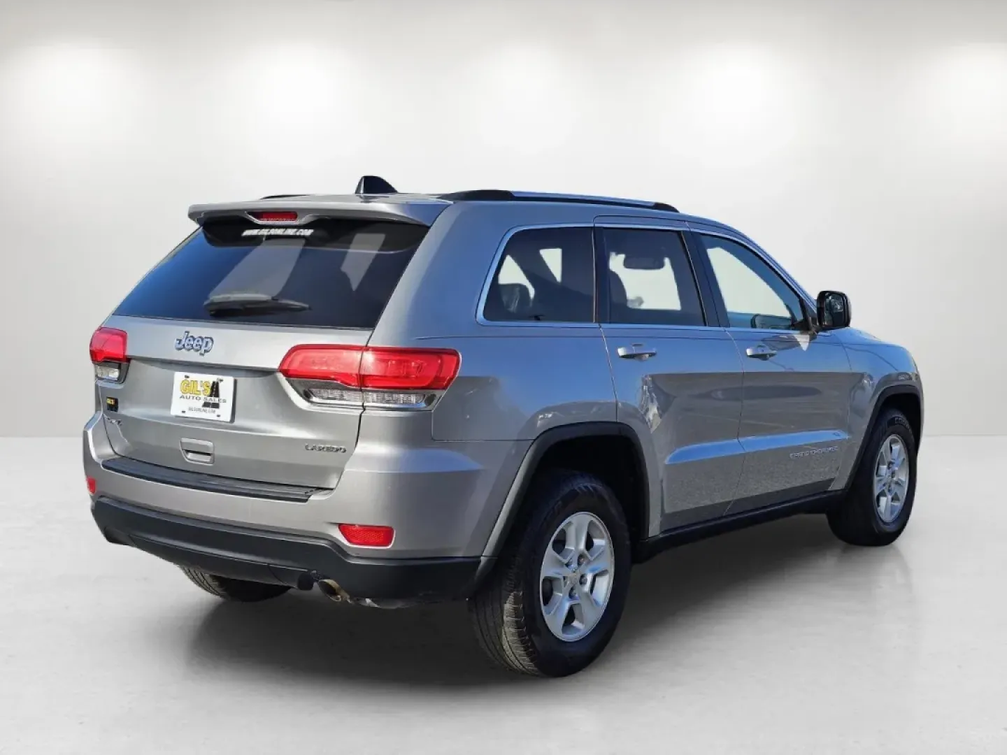 2015 /Black Jeep Grand Cherokee Laredo (1C4RJFAG1FC) with an Other engine, located at 5115 14th Ave., Columbus, GA, 31904, (706) 323-0345, 32.511494, -84.971046 - Are you ready to elevate your driving experience? Introducing the 2015 Jeep Grand Cherokee Laredo, a rugged yet refined SUV that's perfect for weekend adventures, daily commutes, and everything in between. Whether you're taking the kids to practice, heading out on a camping trip, or navigating throu - Photo#4