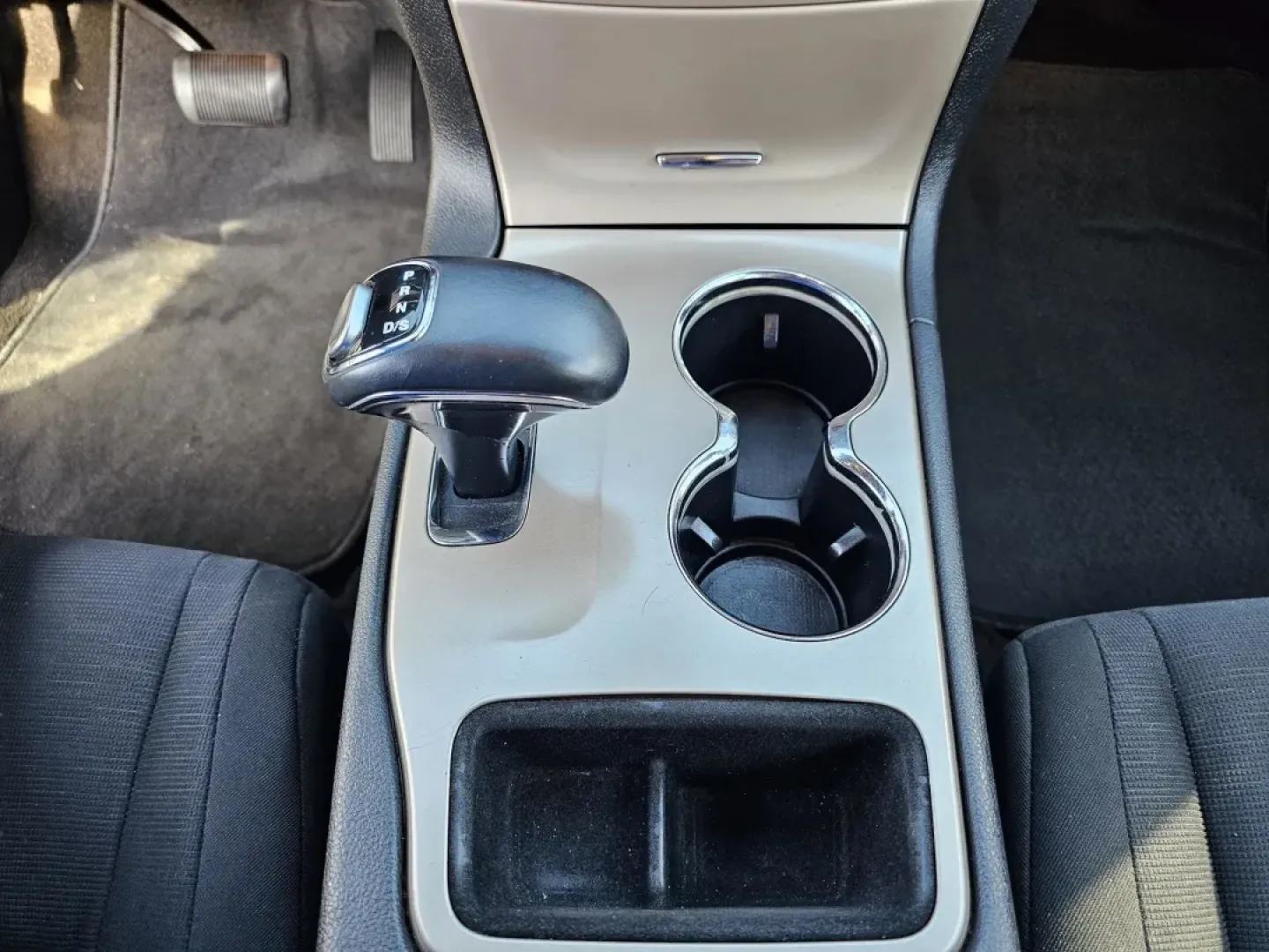 2015 /Black Jeep Grand Cherokee Laredo (1C4RJFAG1FC) with an Other engine, located at 5115 14th Ave., Columbus, GA, 31904, (706) 323-0345, 32.511494, -84.971046 - Are you ready to elevate your driving experience? Introducing the 2015 Jeep Grand Cherokee Laredo, a rugged yet refined SUV that's perfect for weekend adventures, daily commutes, and everything in between. Whether you're taking the kids to practice, heading out on a camping trip, or navigating throu - Photo#13