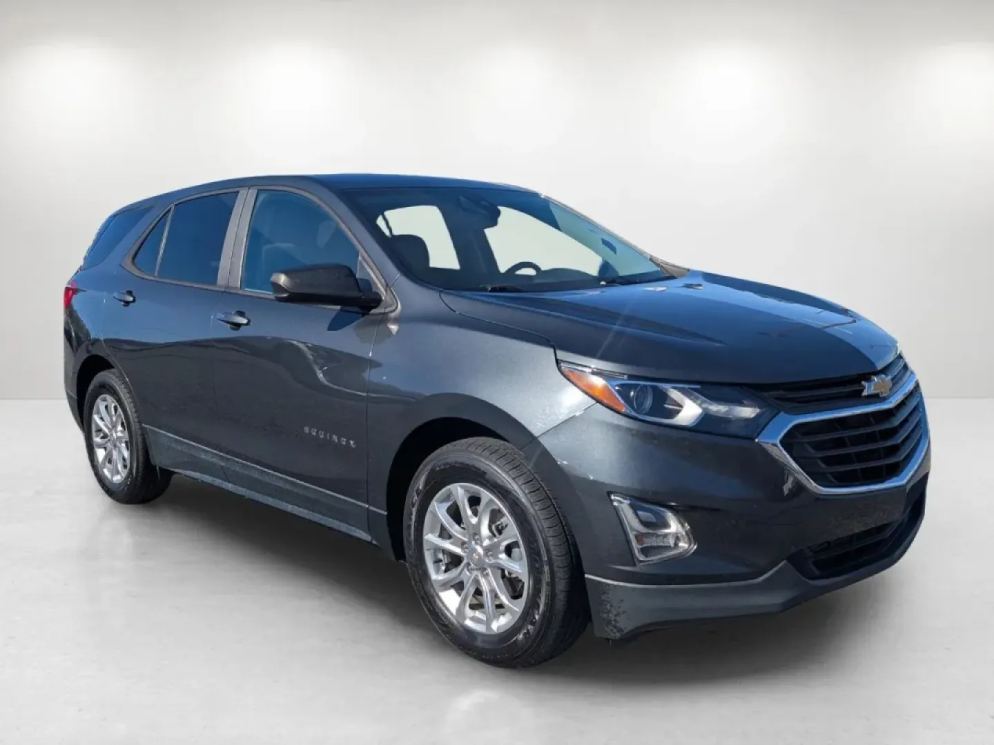 2020 /Medium Ash Gray Chevrolet Equinox LS (2GNAXHEV9L6) with an Other engine, located at 7000 Northlake Connector, Columbus, GA, 31904, (706) 987-8085, 32.524975, -84.978134 - **Unlock Your Adventures with a 2020 Chevrolet Equinox at Gils Auto in Phenix City, AL!**<br /> <br /> Are you ready for your next road trip or family adventure? The 2020 Chevrolet Equinox is the perfect companion for those who crave exploration without compromising comfort or safety. Whether you're - Photo#2