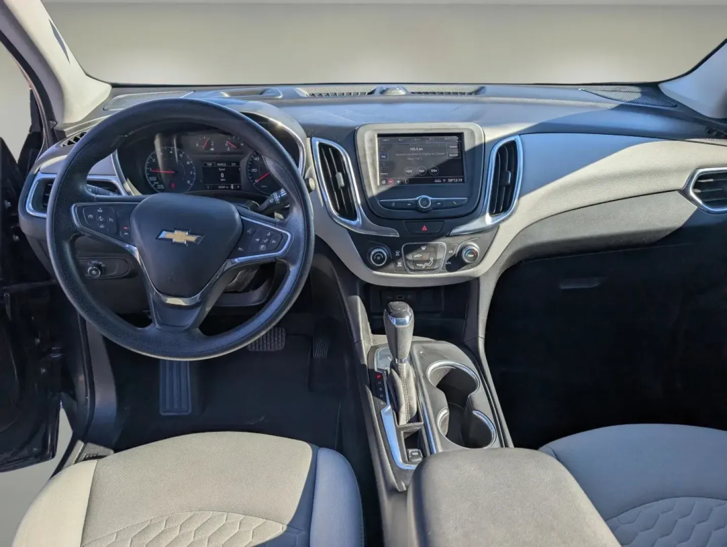 2020 /Medium Ash Gray Chevrolet Equinox LS (2GNAXHEV9L6) with an Other engine, located at 7000 Northlake Connector, Columbus, GA, 31904, (706) 987-8085, 32.524975, -84.978134 - **Unlock Your Adventures with a 2020 Chevrolet Equinox at Gils Auto in Phenix City, AL!**<br /> <br /> Are you ready for your next road trip or family adventure? The 2020 Chevrolet Equinox is the perfect companion for those who crave exploration without compromising comfort or safety. Whether you're - Photo#11