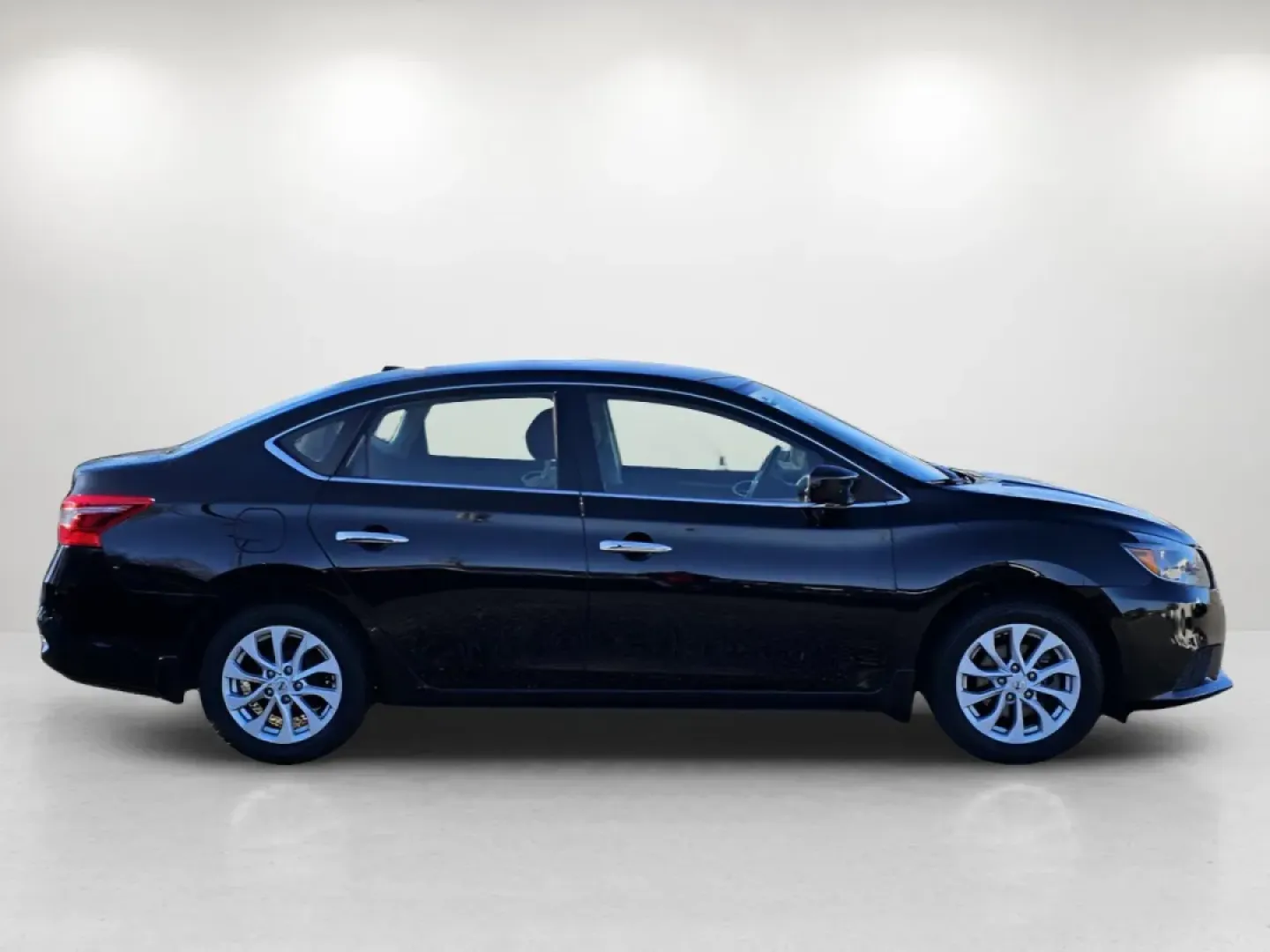 2019 /Charcoal Nissan Sentra SV (3N1AB7AP3KY) with an Other engine, located at 3959 U.S. 80 W, Phenix City, AL, 36870, (334) 297-4885, 32.469296, -85.135185 - **Elevate Your Daily Drive with the 2019 Nissan Sentra SV from Gils Auto Phenix City, AL**<br /> <br /> Are you in the market for a reliable sedan that fits seamlessly into your busy lifestyle? Look no further! The 2019 Nissan Sentra SV, available at Gils Auto in Phenix City, AL, is designed for ev - Photo#4