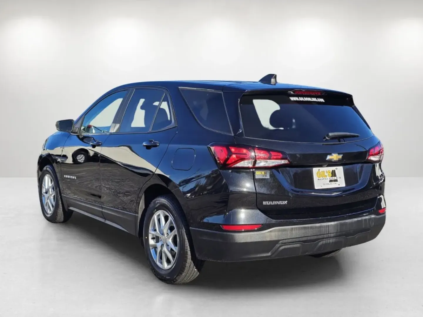 2022 /Medium Ash Gray Chevrolet Equinox LS (2GNAXHEV5N6) with an Other engine, located at 5115 14th Ave., Columbus, GA, 31904, (706) 323-0345, 32.511494, -84.971046 - **Explore New Horizons with the 2022 Chevrolet Equinox LS Your Ideal Adventure Companion!**<br /> <br /> Are you ready to elevate your lifestyle with a vehicle that perfectly balances comfort, technology, and versatility? Look no further than this 2022 Chevrolet Equinox LS, available now at Gils Au - Photo#6